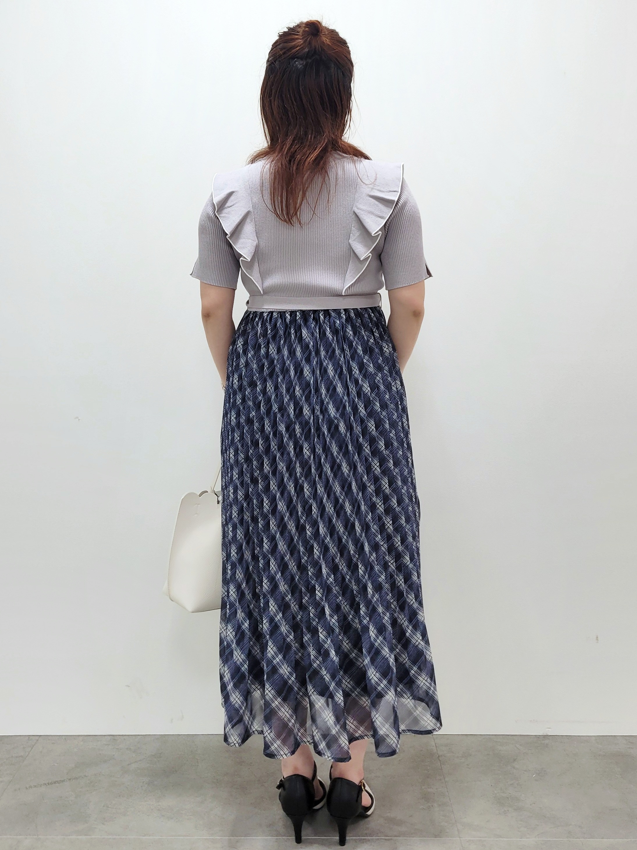 kinaさんの「index｜チェックプリーツドッキングニットワンピース【洗濯機OK】」を使ったコーディネート