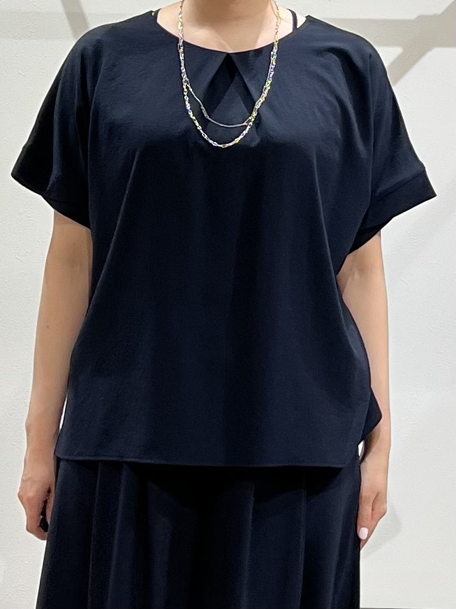 TOMOMIさんの「UNTITLED｜【前後2WAY/はっ水/セットアップ可】リラクシーフレンチスリーブブラウス」を使ったコーディネート