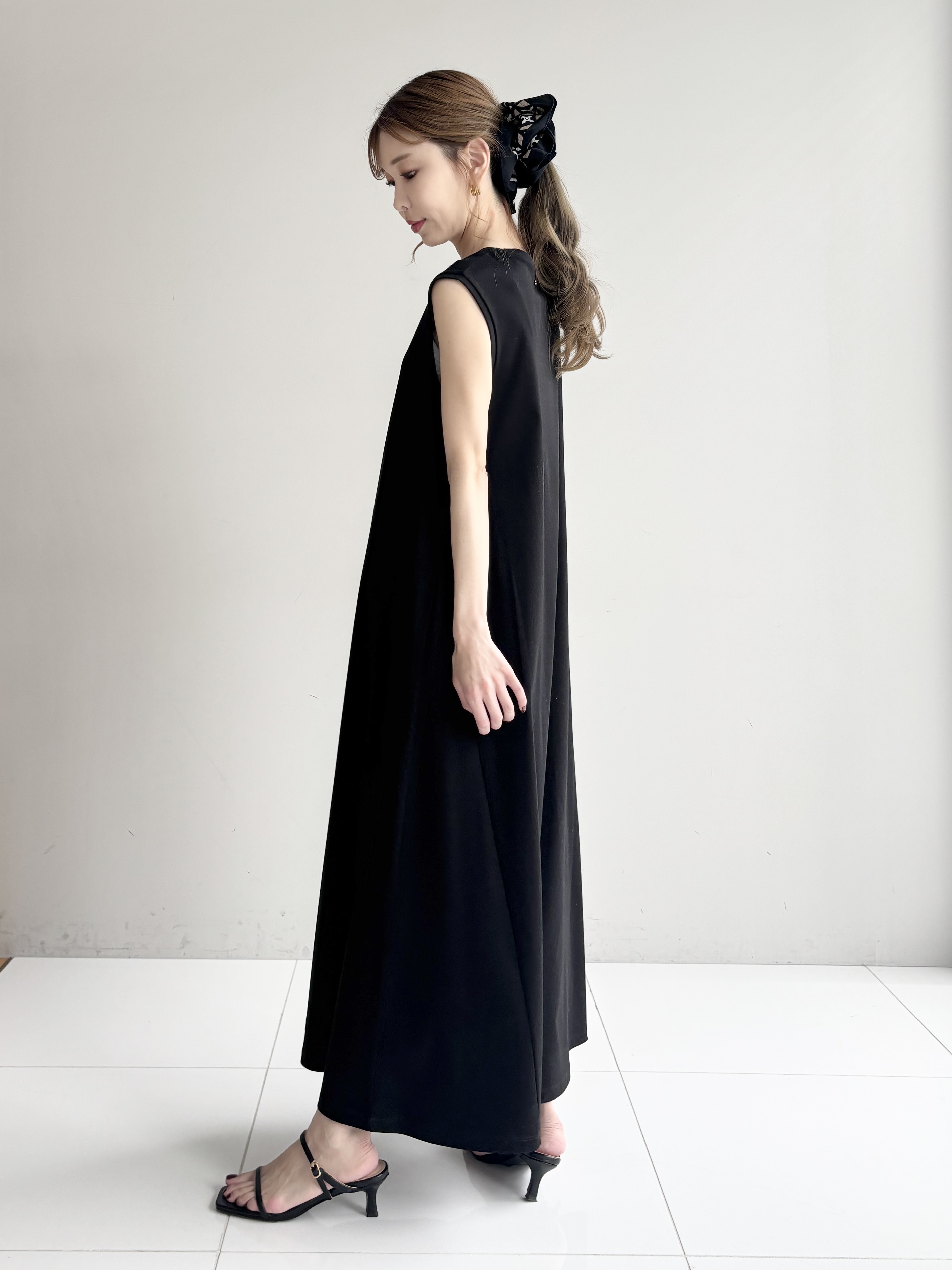 清水夏姫さんの「DRESSTERIOR｜【otonaMUSE5月号掲載】スキニーベルトサンダル」を使ったコーディネート