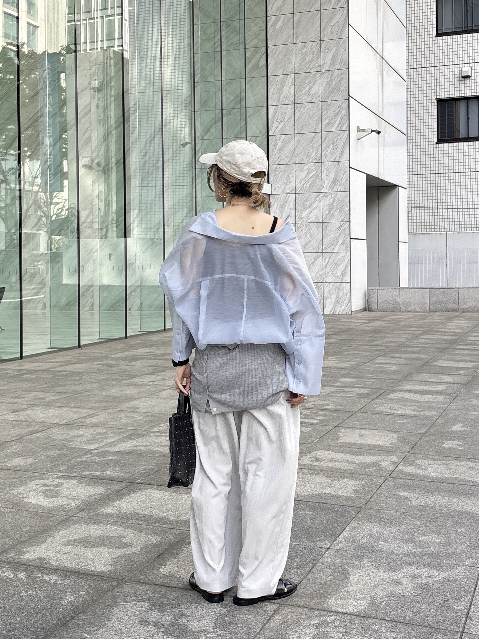 kotakiさんの「INDIVI｜【接触冷感】シアーコクーンブラウス」を使ったコーディネート