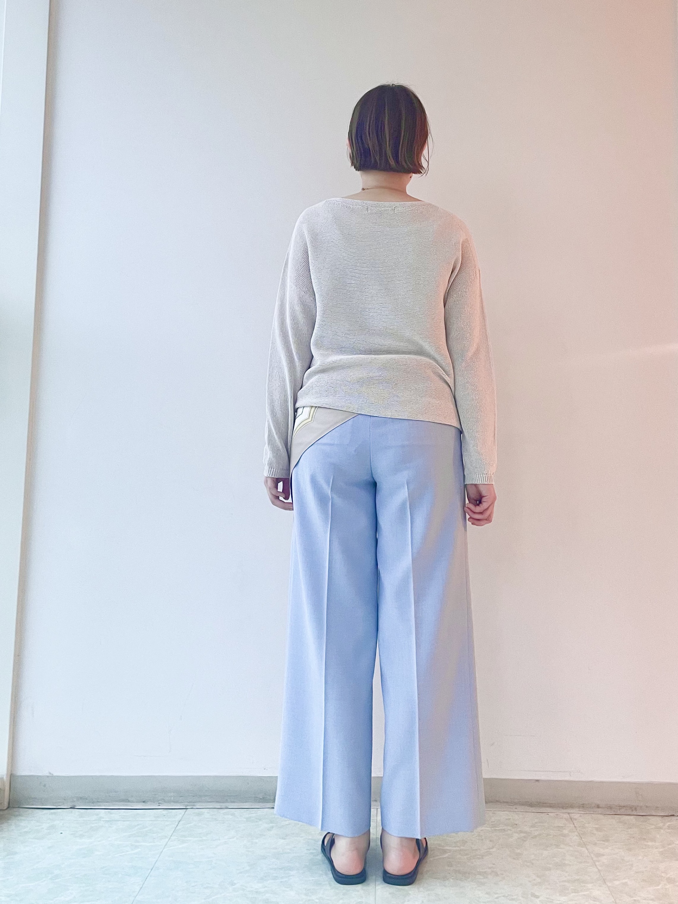 aliceさんの「UNTITLED｜【古畑星夏さん着用/8色展開/程よい透け感】ドライタッチボートネックニット」を使ったコーディネート