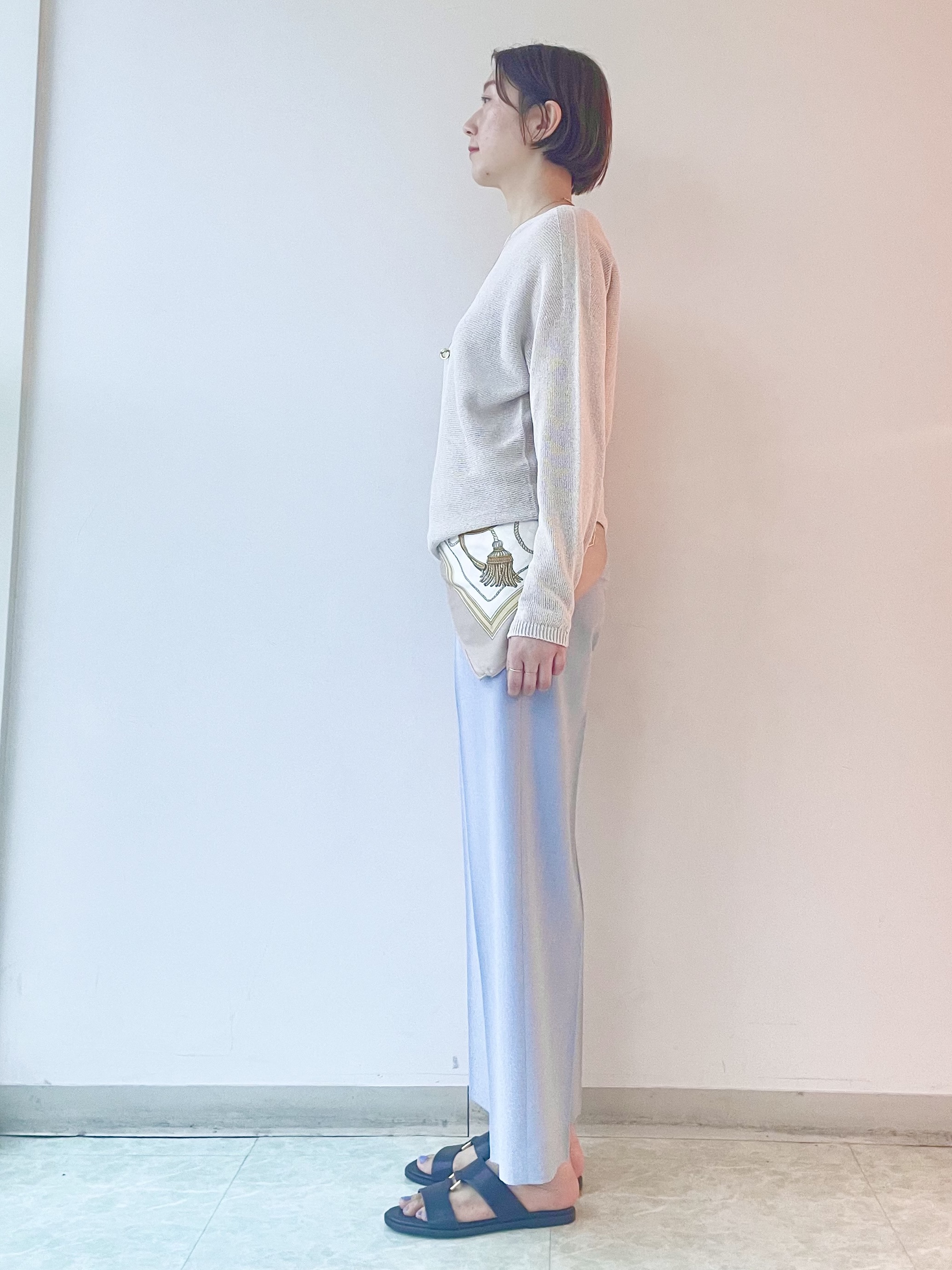 aliceさんの「UNTITLED｜【古畑星夏さん着用/8色展開/程よい透け感】ドライタッチボートネックニット」を使ったコーディネート