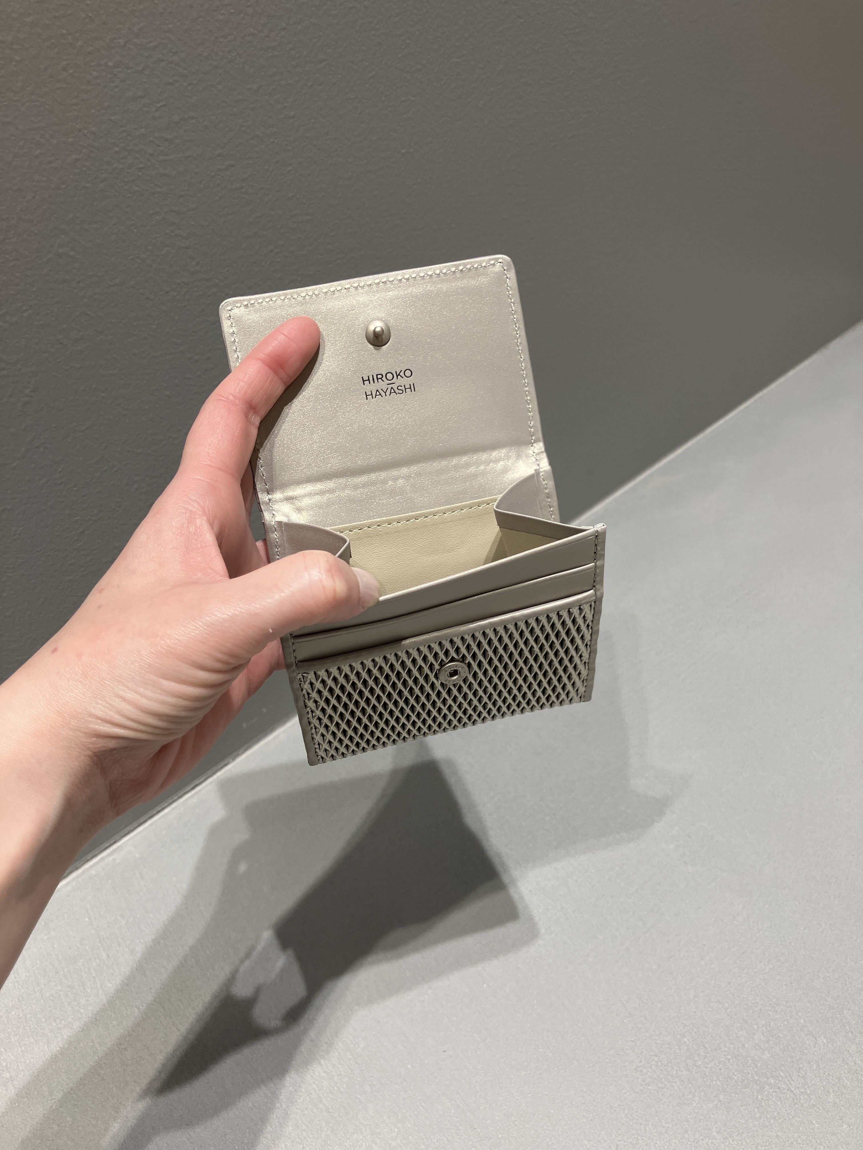 Cさんの「HIROKO HAYASHI｜CATENA（カテーナ）薄型ミニ財布」を使ったコーディネート