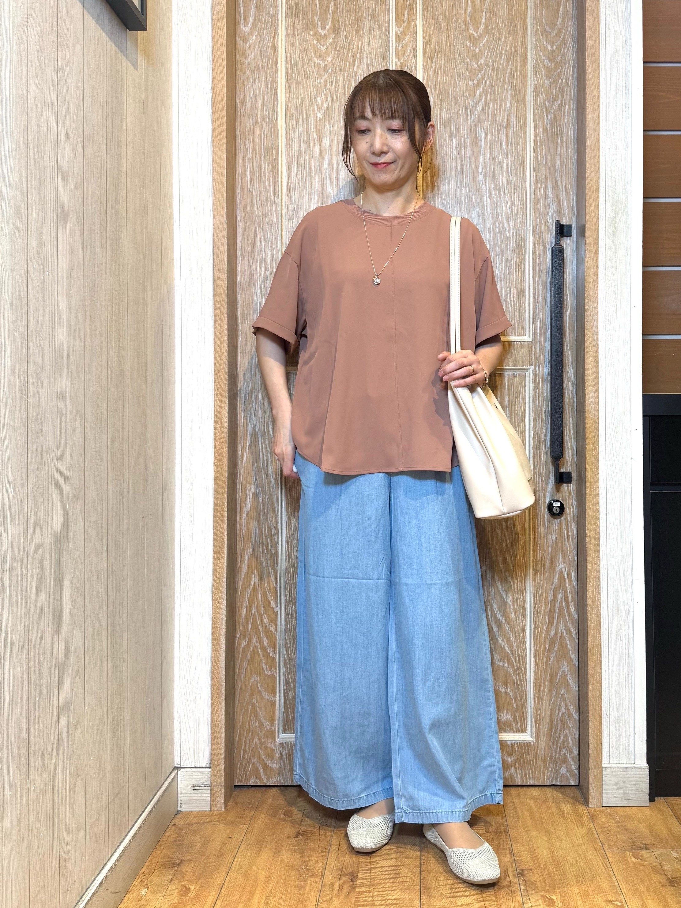 KAORIさんの「SHOO･LA･RUE｜【ひんやり/UV/S-LL/セットアップ可】やみつきになる肌触り さらさらぷるんトップス」を使ったコーディネート