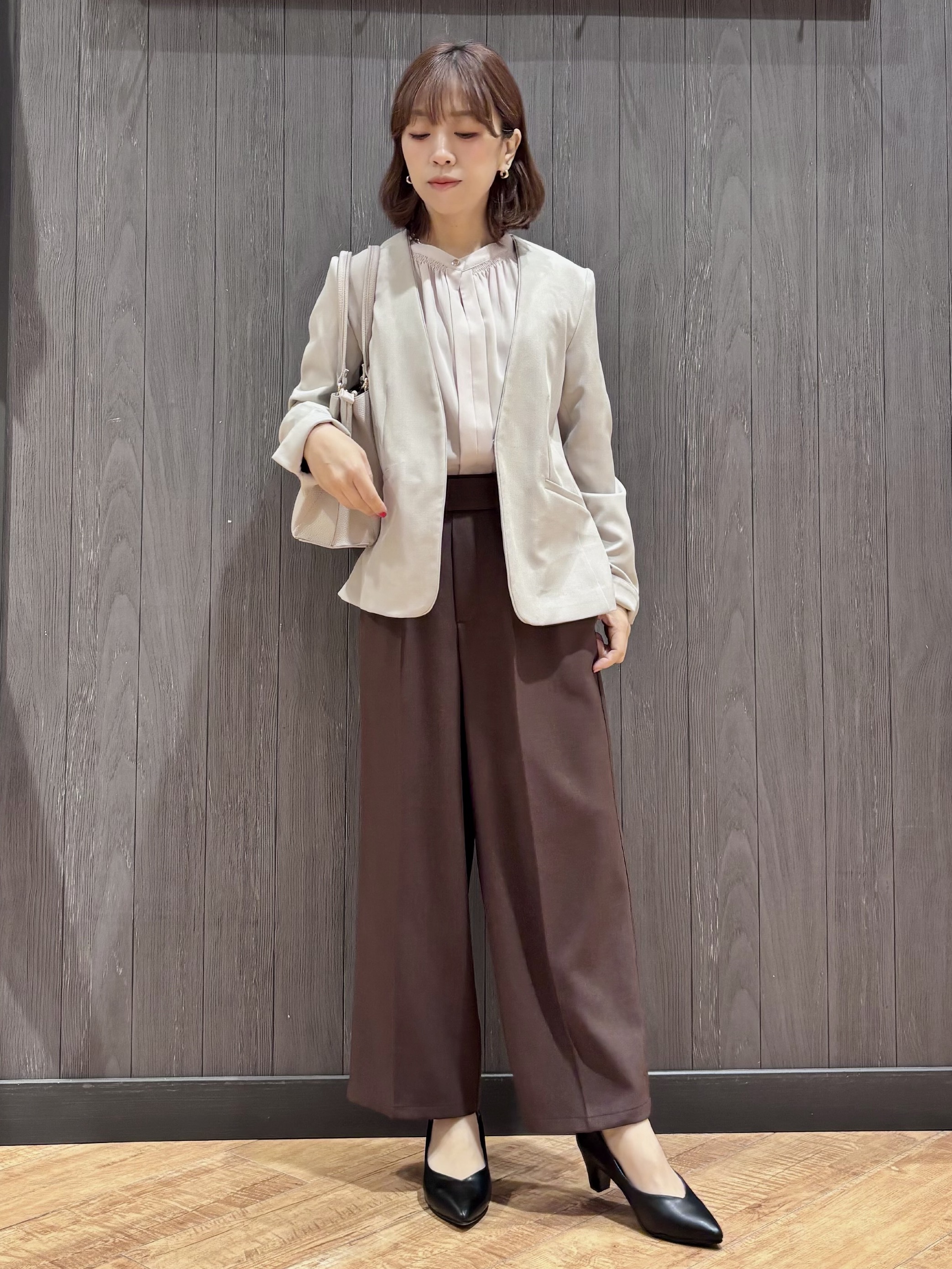 meiさんの「SHOO･LA･RUE｜【洗濯機可/UV/SS-3L】すっきり好印象 ノーカラージャケット」を使ったコーディネート