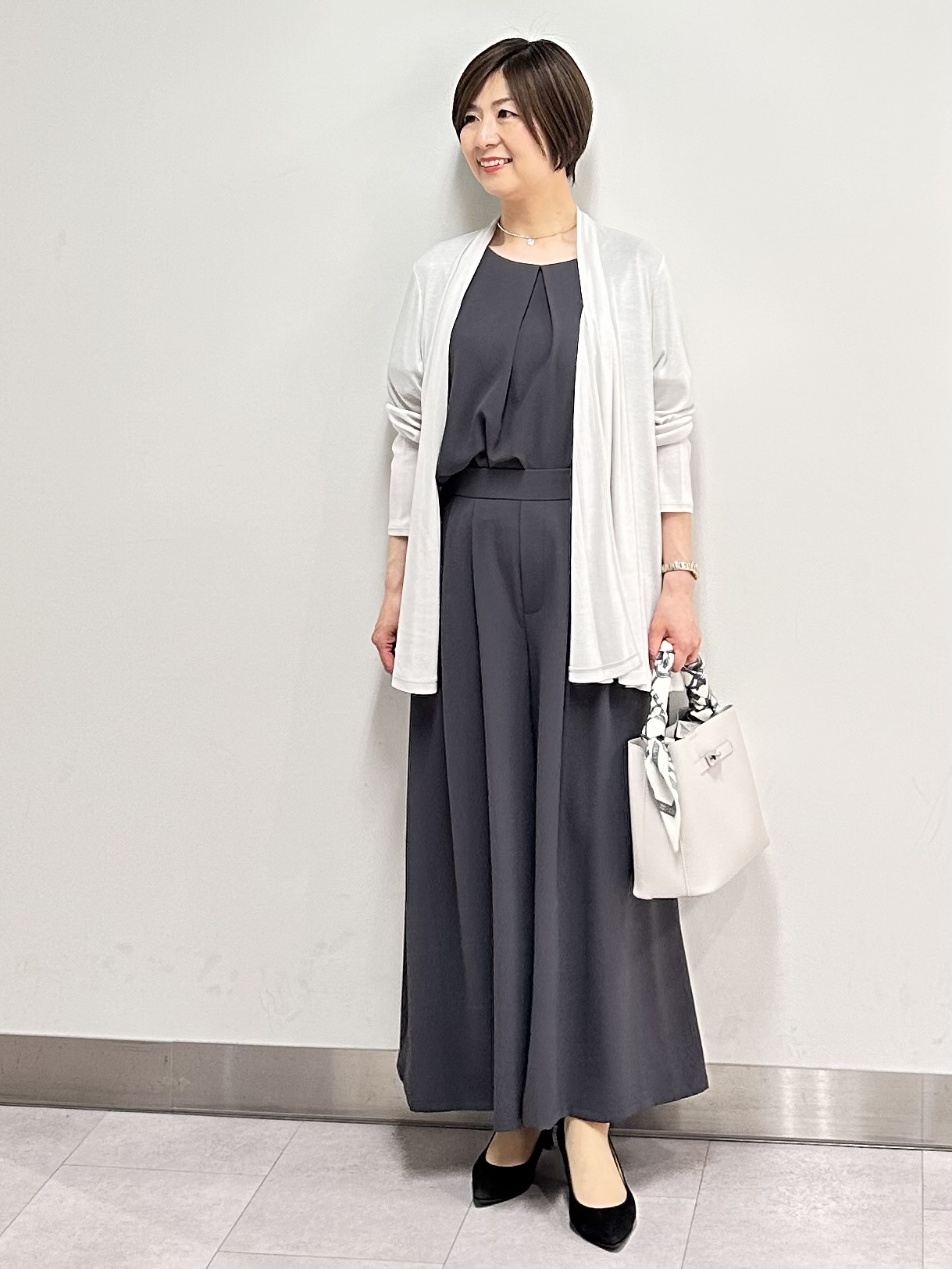 みなこさんの「UNTITLED｜【前後2WAY/はっ水/セットアップ可】リラクシーフレンチスリーブブラウス」を使ったコーディネート