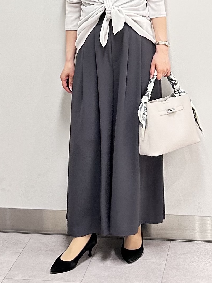 みなこさんの「UNTITLED｜【前後2WAY/はっ水/セットアップ可】リラクシーフレンチスリーブブラウス」を使ったコーディネート