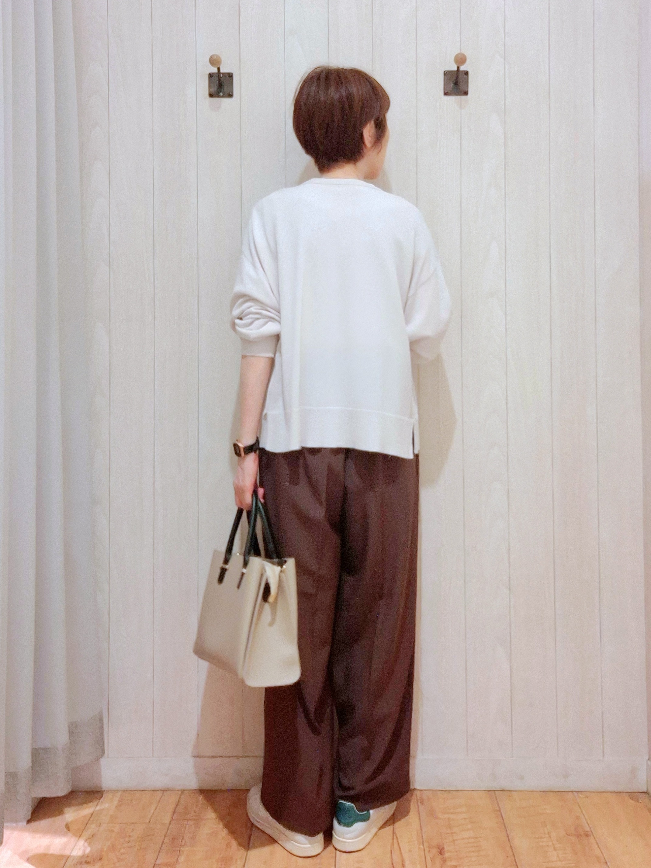 Ribさんの「SHOO･LA･RUE｜【洗濯機可/ひんやり/UV】さらっとしたタッチが心地よい ショート丈 Vネックカーディガン」を使ったコーディネート