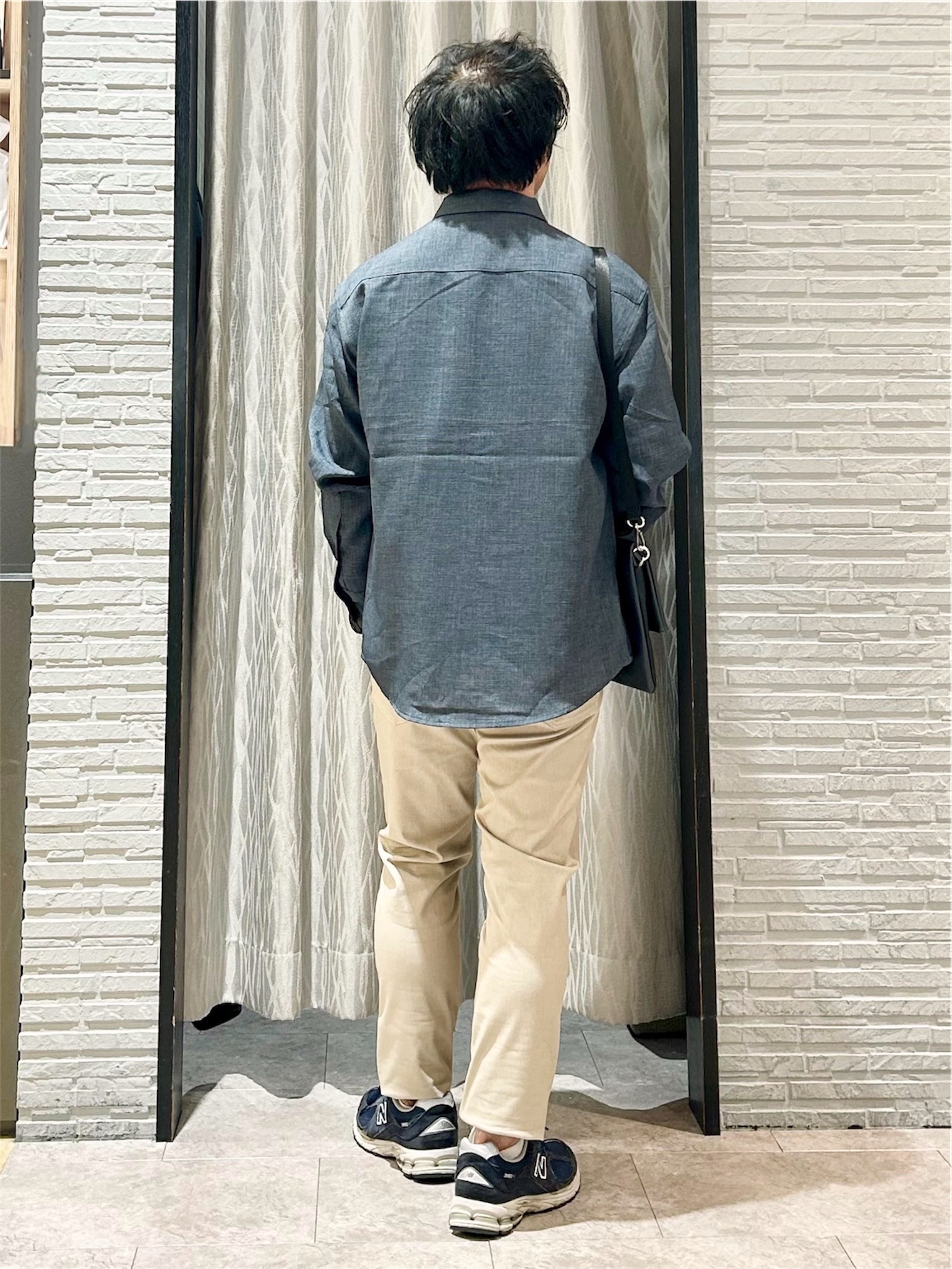 KENJI Iさんの「THE SHOP TK｜【LINO FINE】リネンライク 長袖シャツ UVカット/イージーケア/吸水速乾/洗濯機OK」を使ったコーディネート