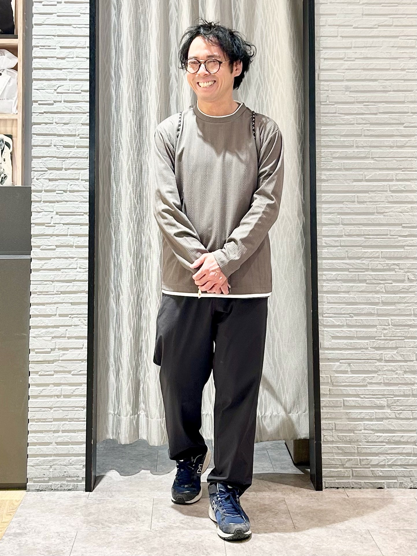 KENJI Iさんの「THE SHOP TK｜【程よく品のある着こなし】ジャカード フェイクレイヤード長袖Tシャツ 洗濯機OK」を使ったコーディネート