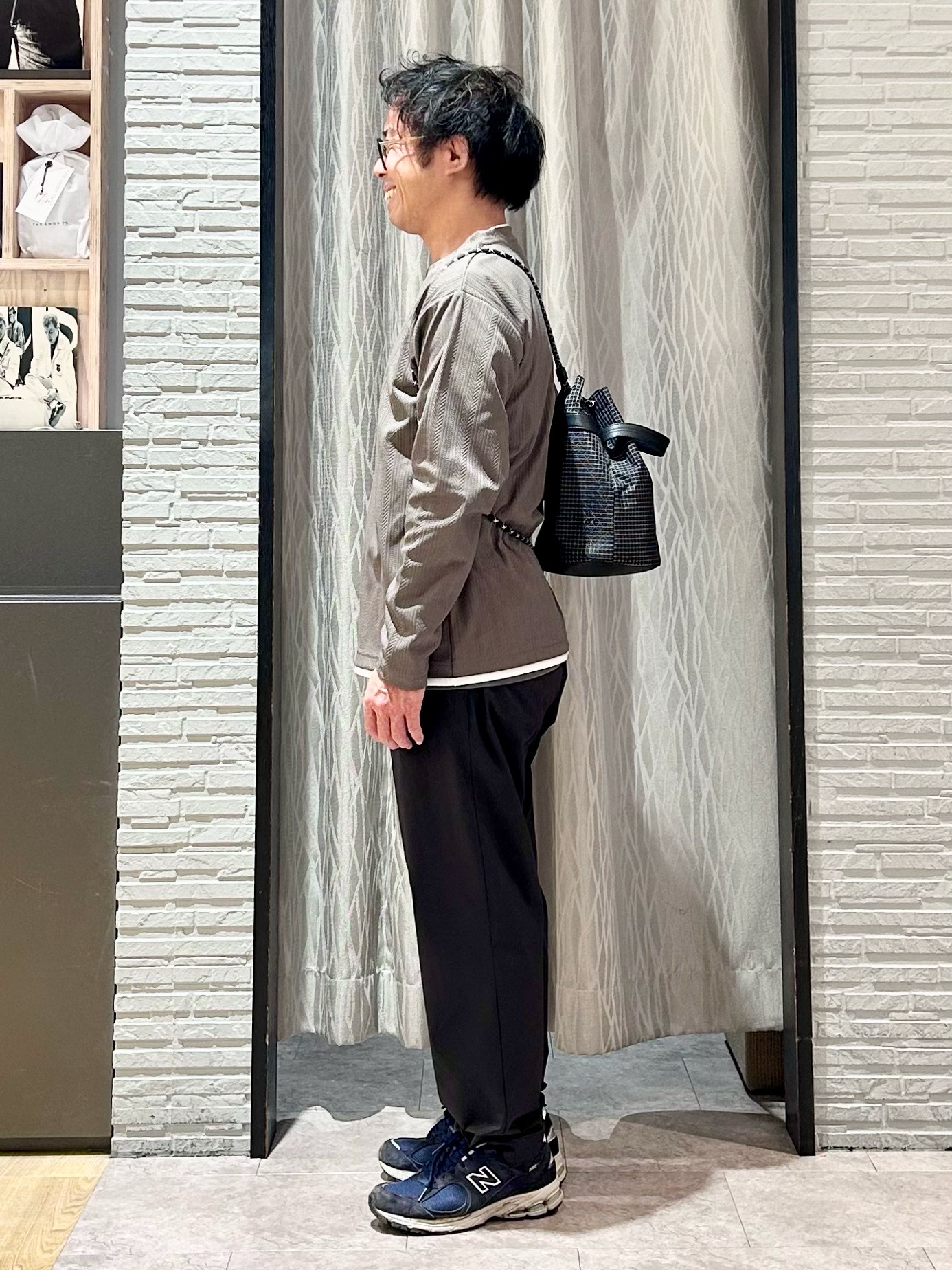 KENJI Iさんの「THE SHOP TK｜【程よく品のある着こなし】ジャカード フェイクレイヤード長袖Tシャツ 洗濯機OK」を使ったコーディネート