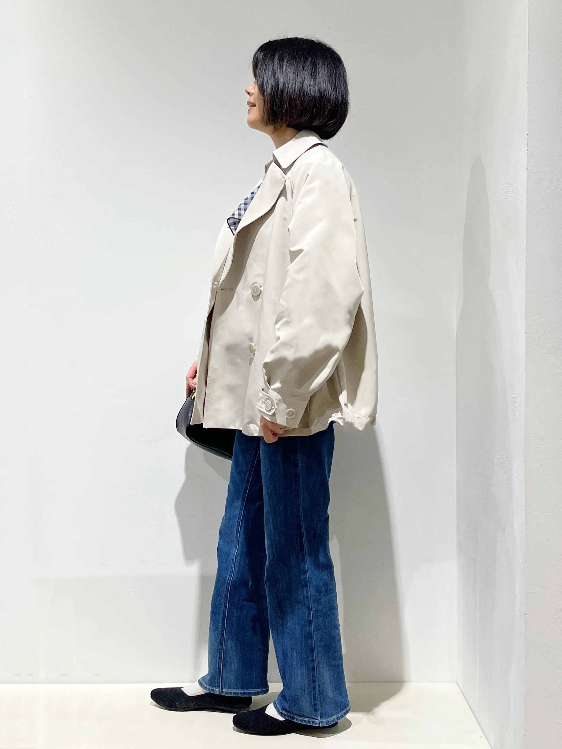 Fujiharuさんの「grove｜【貴島明日香さん着用】【撥水／シルエット2WAY】軽やかミドルトレンチコート」を使ったコーディネート