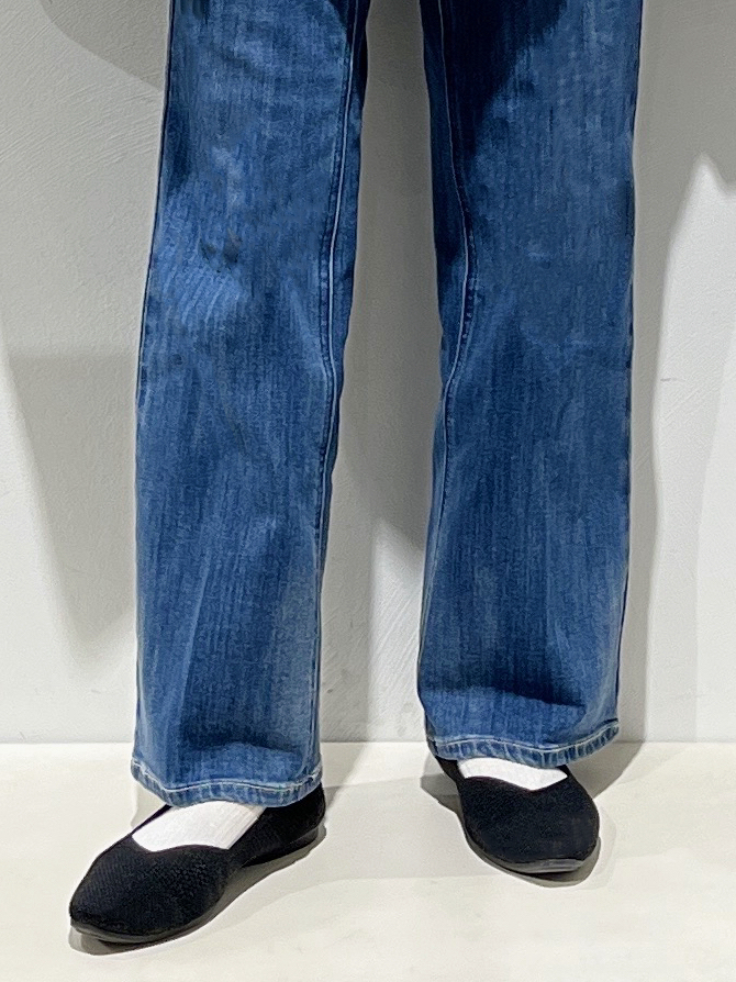 Fujiharuさんの「grove｜【貴島明日香さん着用】【撥水／シルエット2WAY】軽やかミドルトレンチコート」を使ったコーディネート