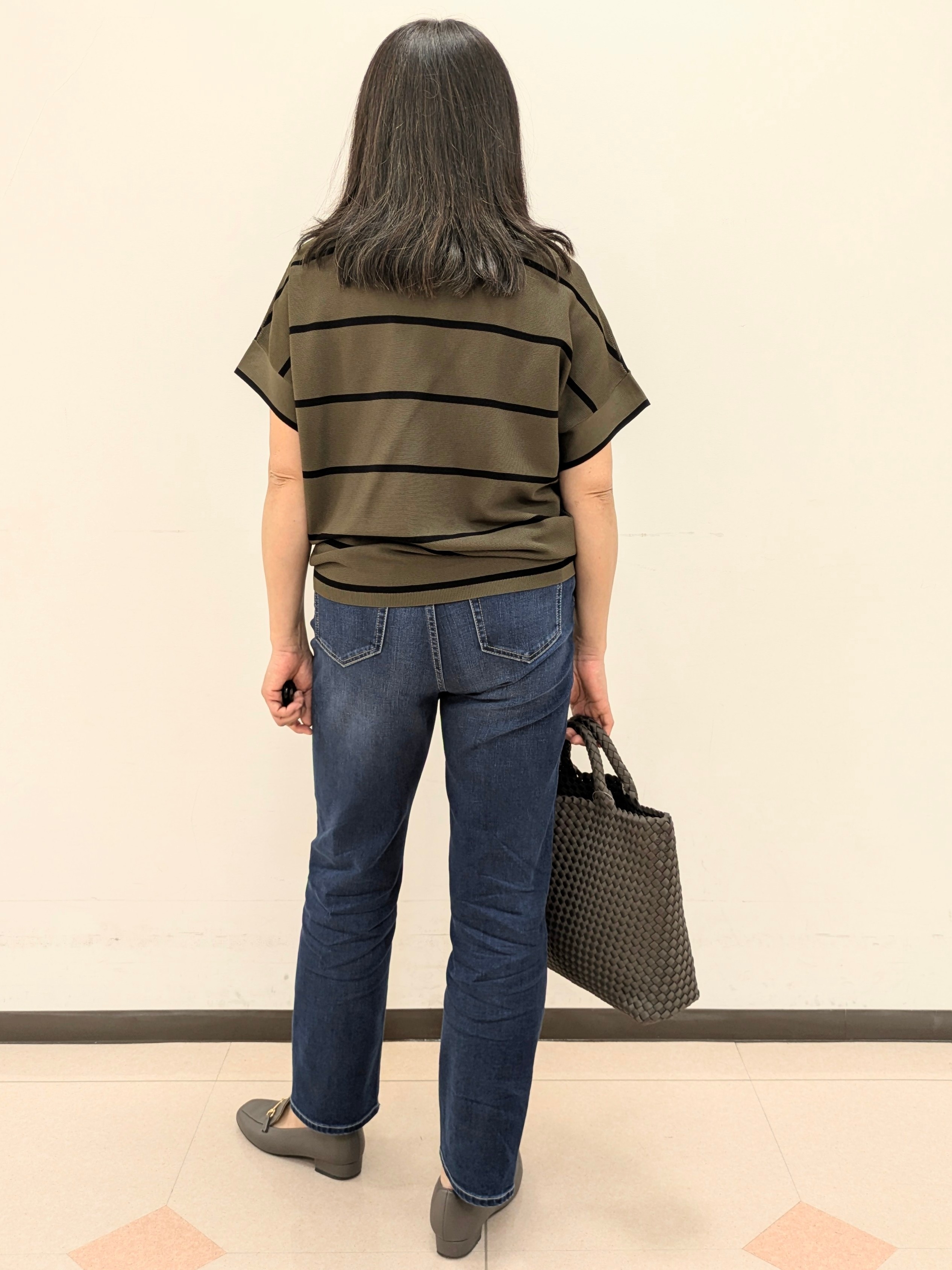 ともさんの「UNTITLED｜【11色展開/体型カバー】前後2WAYフレンチスリーブニット」を使ったコーディネート