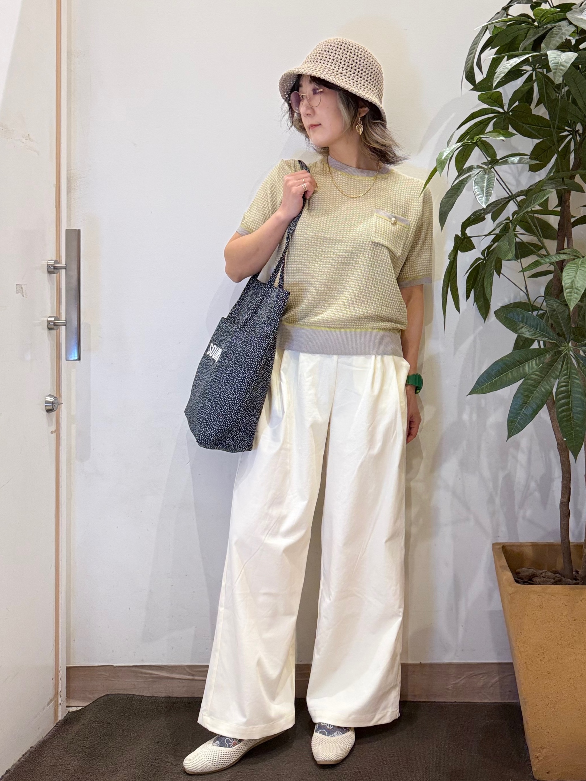 misakiさんの「SHOO･LA･RUE｜【洗濯機可/S-LL】金ボタンが上品 カノコ編み配色クルーネックニット」を使ったコーディネート