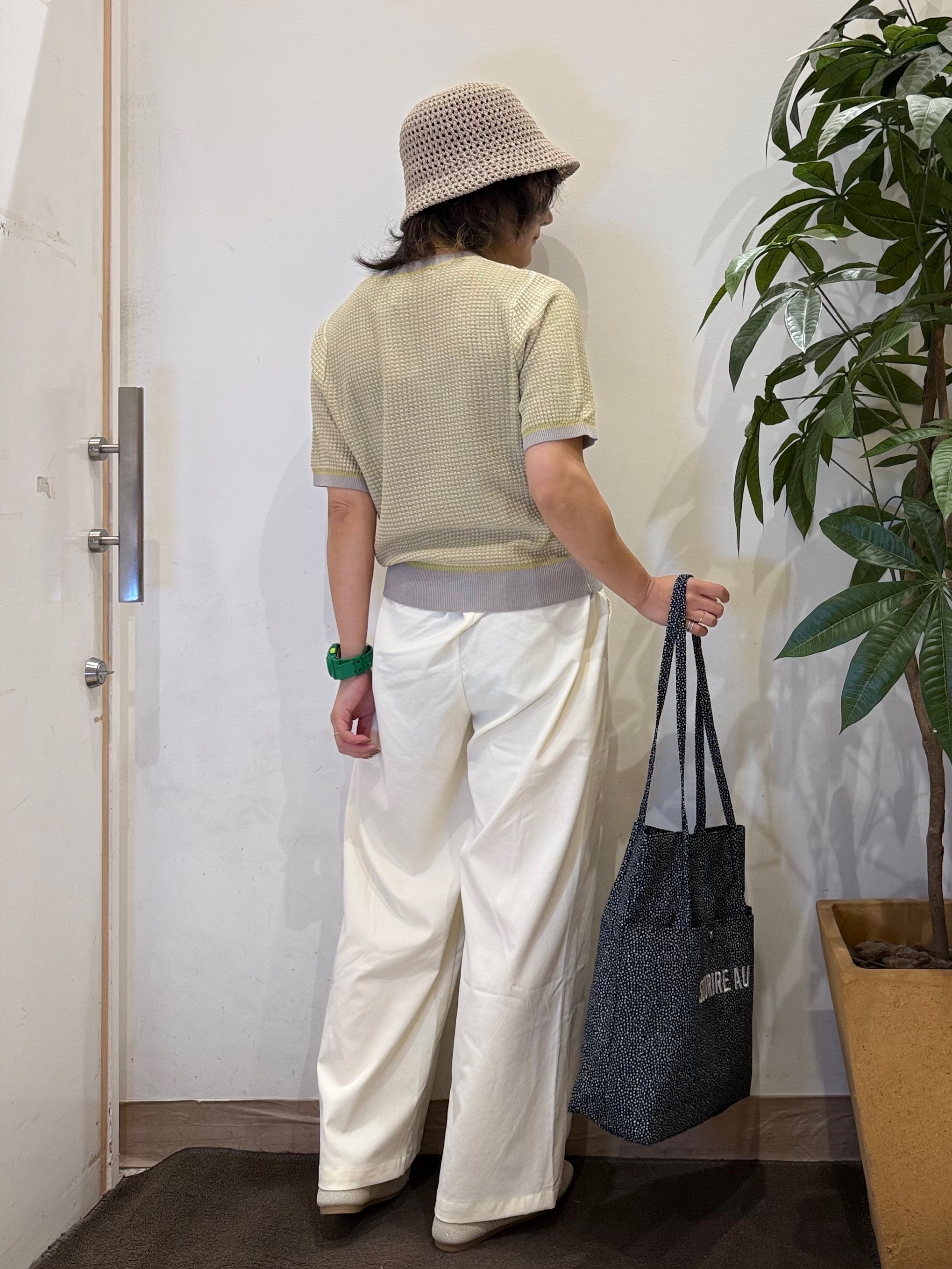 misakiさんの「SHOO･LA･RUE｜【洗濯機可/S-LL】金ボタンが上品 カノコ編み配色クルーネックニット」を使ったコーディネート