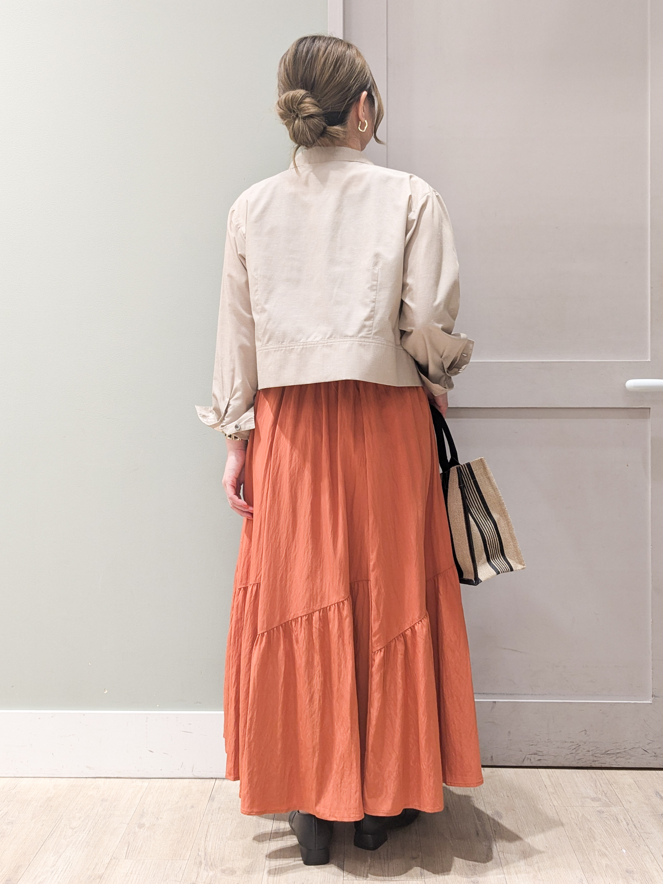 kuwawaさんの「grove｜【貴島明日香さん着用／イージーケア／接触冷感】麻混クロップドシャツ」を使ったコーディネート