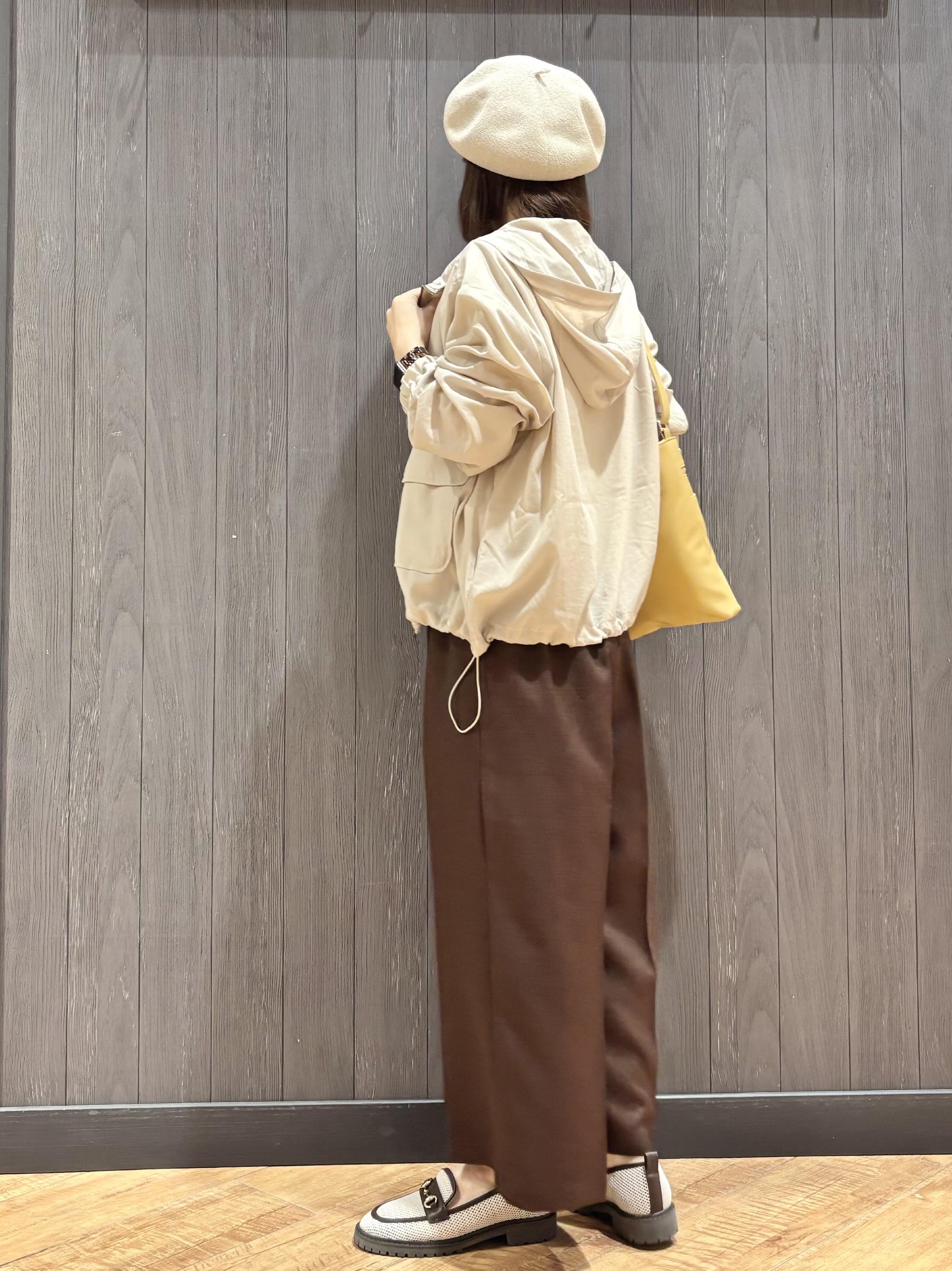 meiさんの「SHOO･LA･RUE｜【S-LL/UV】季節の変わり目に ゴールドパーツが上品なフード付きブルゾン」を使ったコーディネート