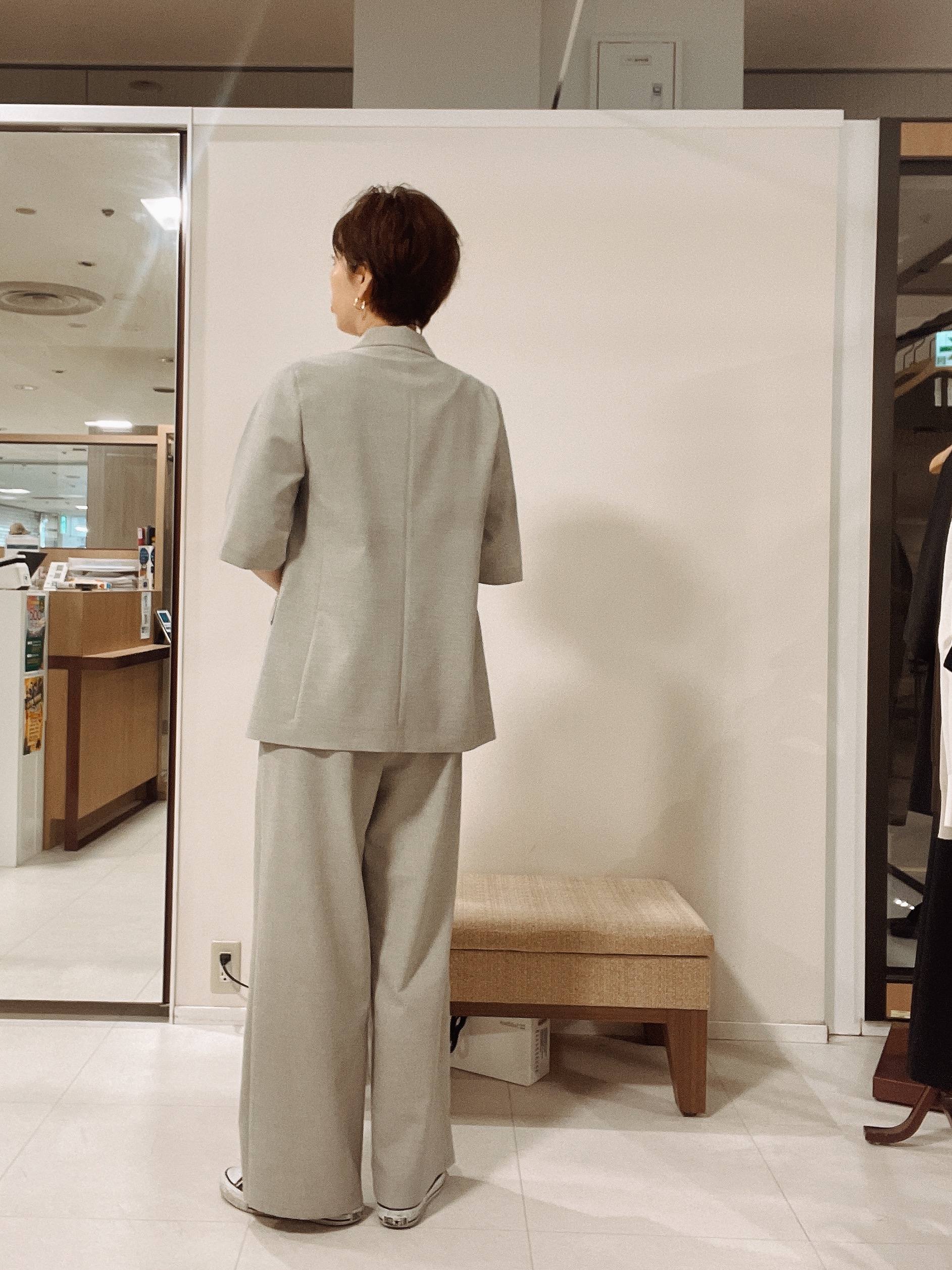 IWAMOさんの「UNTITLED｜【シワになりにくい/セットアップ可/接触冷感】ハーフスリーブジャケット」を使ったコーディネート