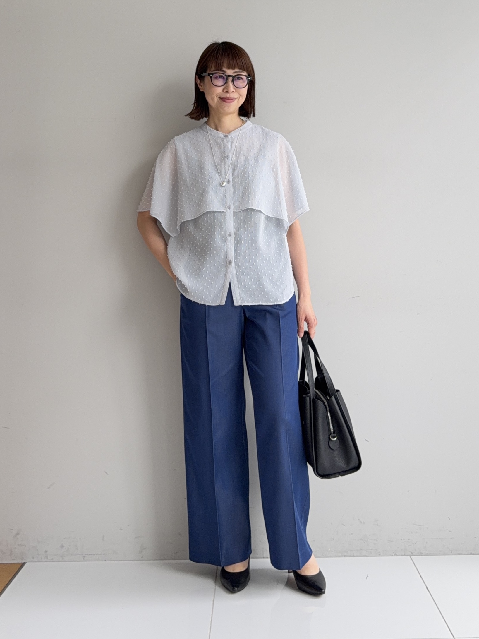 murayamaさんの「INDIVI｜【洗える／ドットモチーフ】ケープスリーブブラウス」を使ったコーディネート