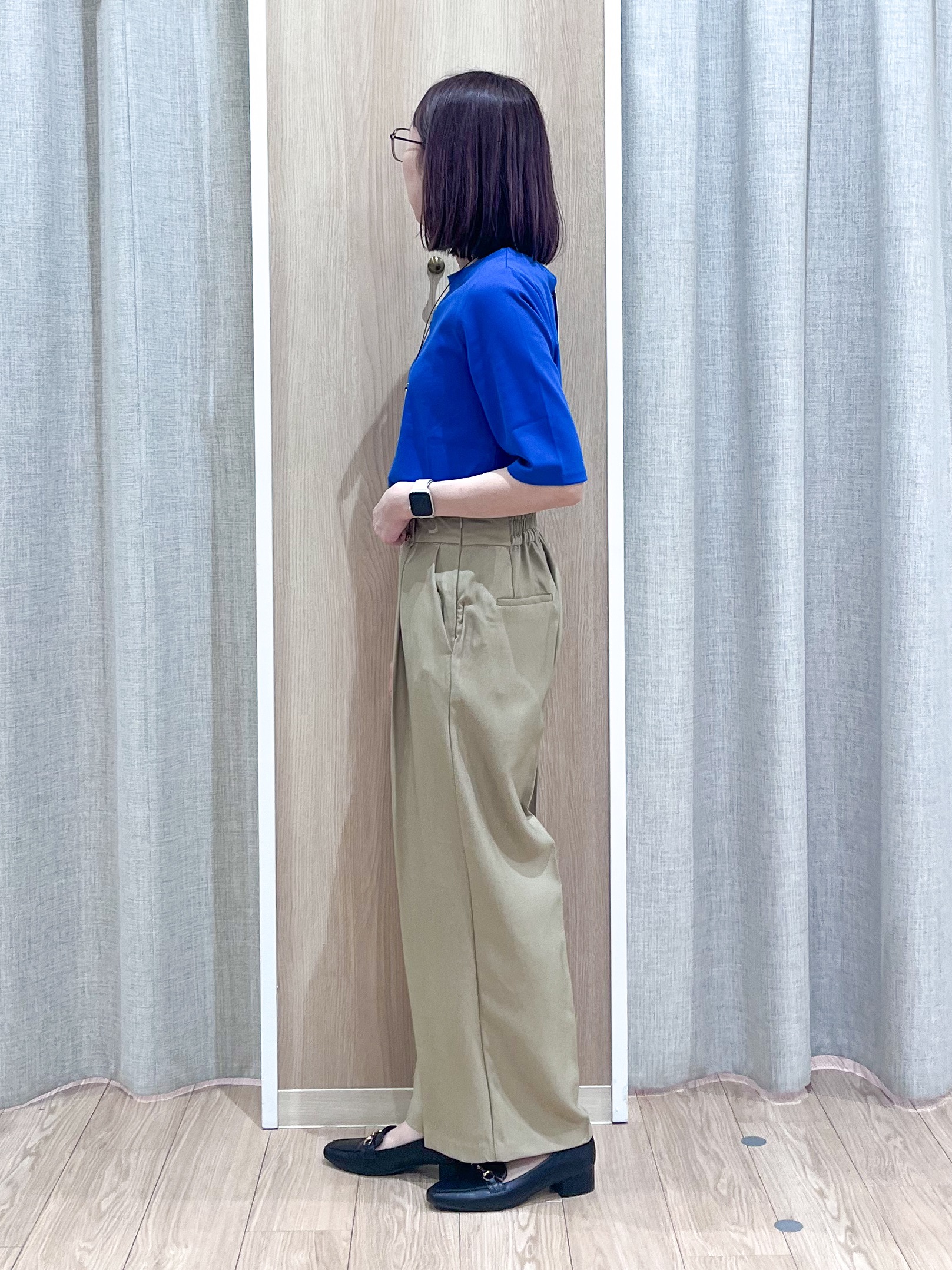みーちゃんさんの「grove｜【二の腕カバー/すっきり見え・抗菌防臭/UVカット】きちんと素材のボートネックTシャツ」を使ったコーディネート