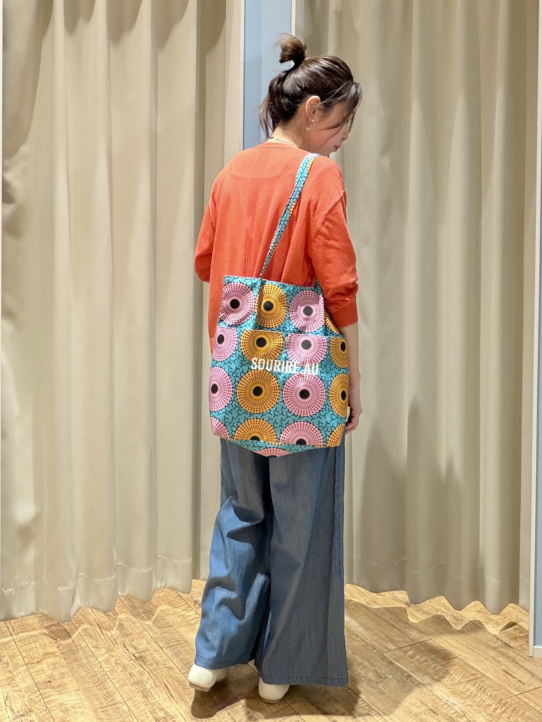 ｔｅｎｃｈｏさんの「SHOO･LA･RUE｜【ひんやり/洗濯機可/S-LL】オンにもオフにも マルチに使えるボタンレスカーディガン」を使ったコーディネート