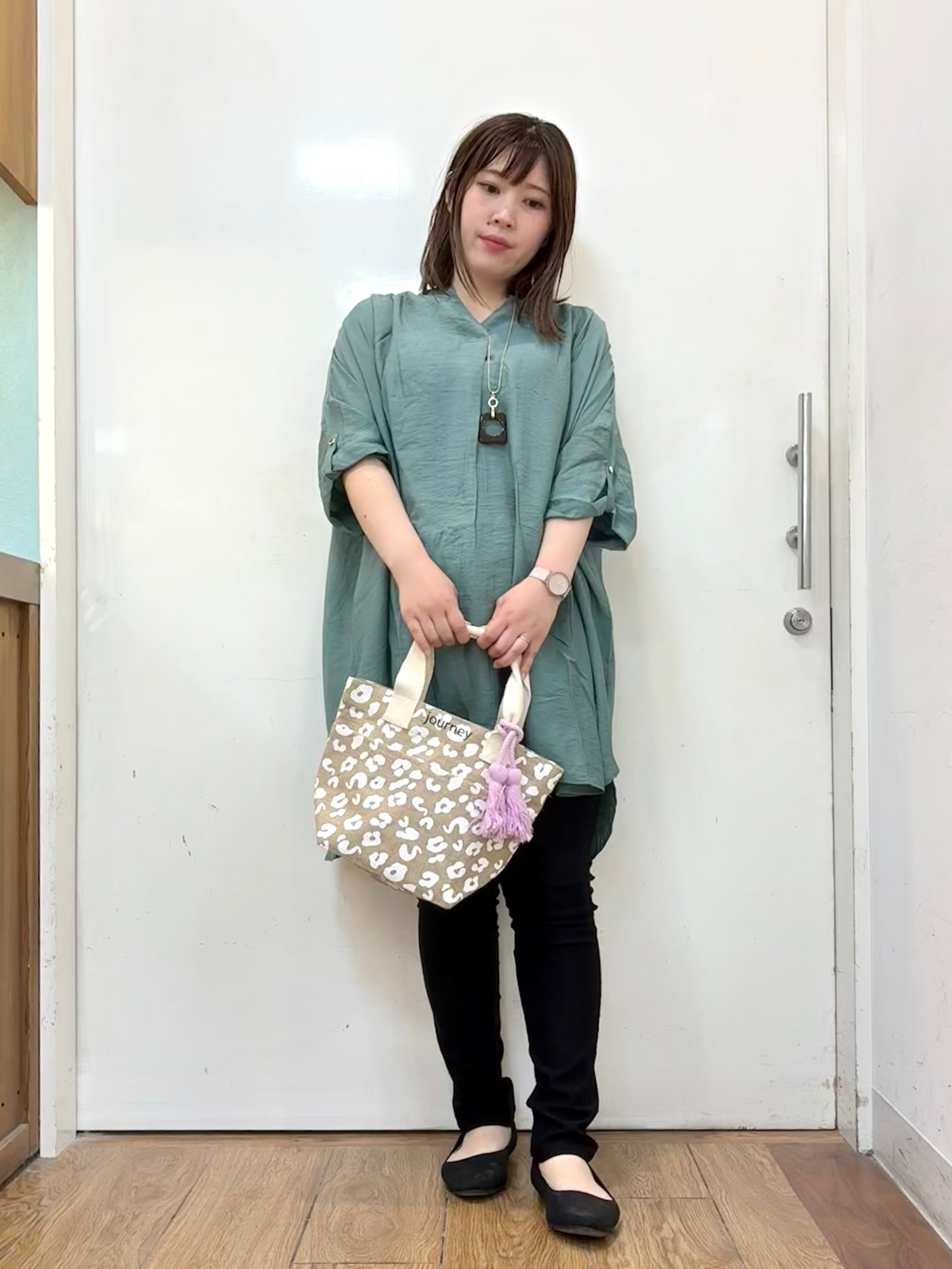 だいわさんの「SHOO･LA･RUE｜【ひんやり/S-LL/洗濯機可】体型カバー叶える 大人のゆるドルマンチュニック」を使ったコーディネート
