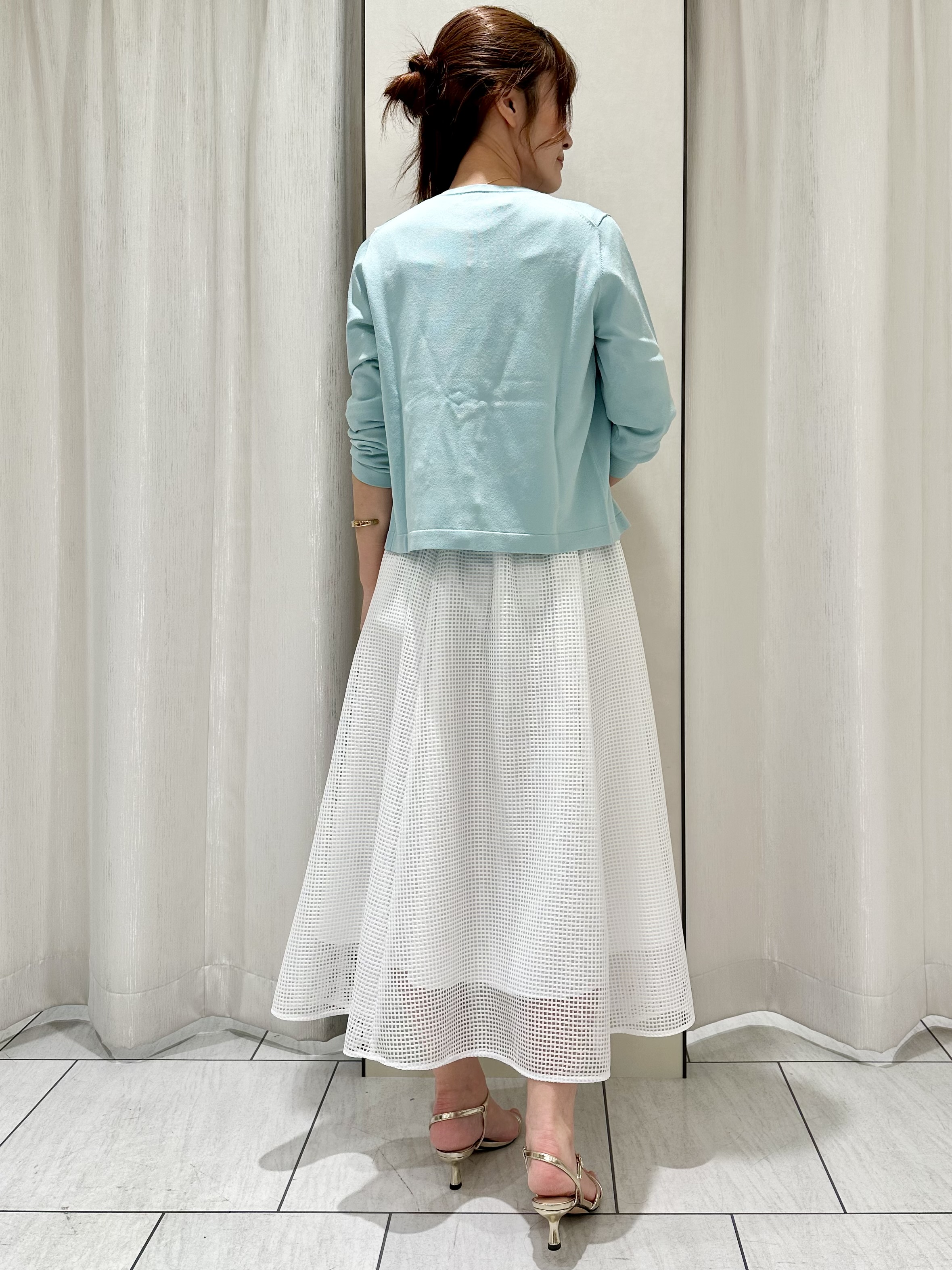 komiさんの「UNTITLED｜【SS～Lサイズ展開／フラワー刺繍】クラフトニットカーディガン」を使ったコーディネート