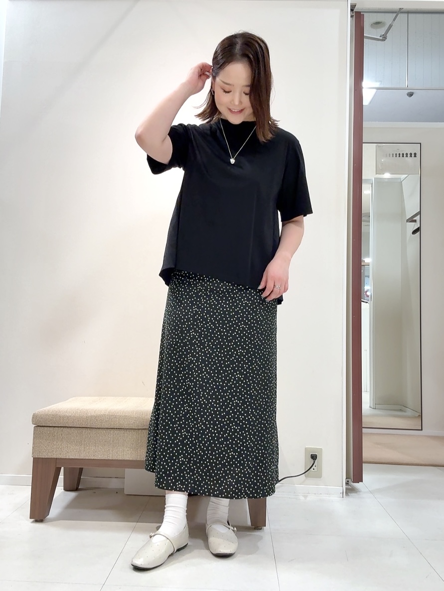 YUIさんの「UNTITLED｜【洗える/Tシャツ】異素材ドッキングプルオーバー」を使ったコーディネート