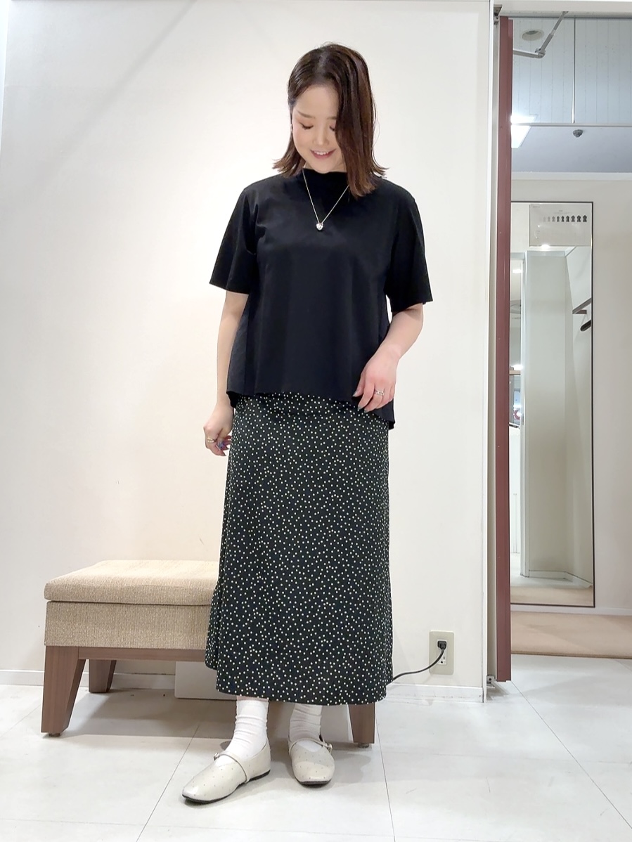 YUIさんの「UNTITLED｜【洗える/Tシャツ】異素材ドッキングプルオーバー」を使ったコーディネート