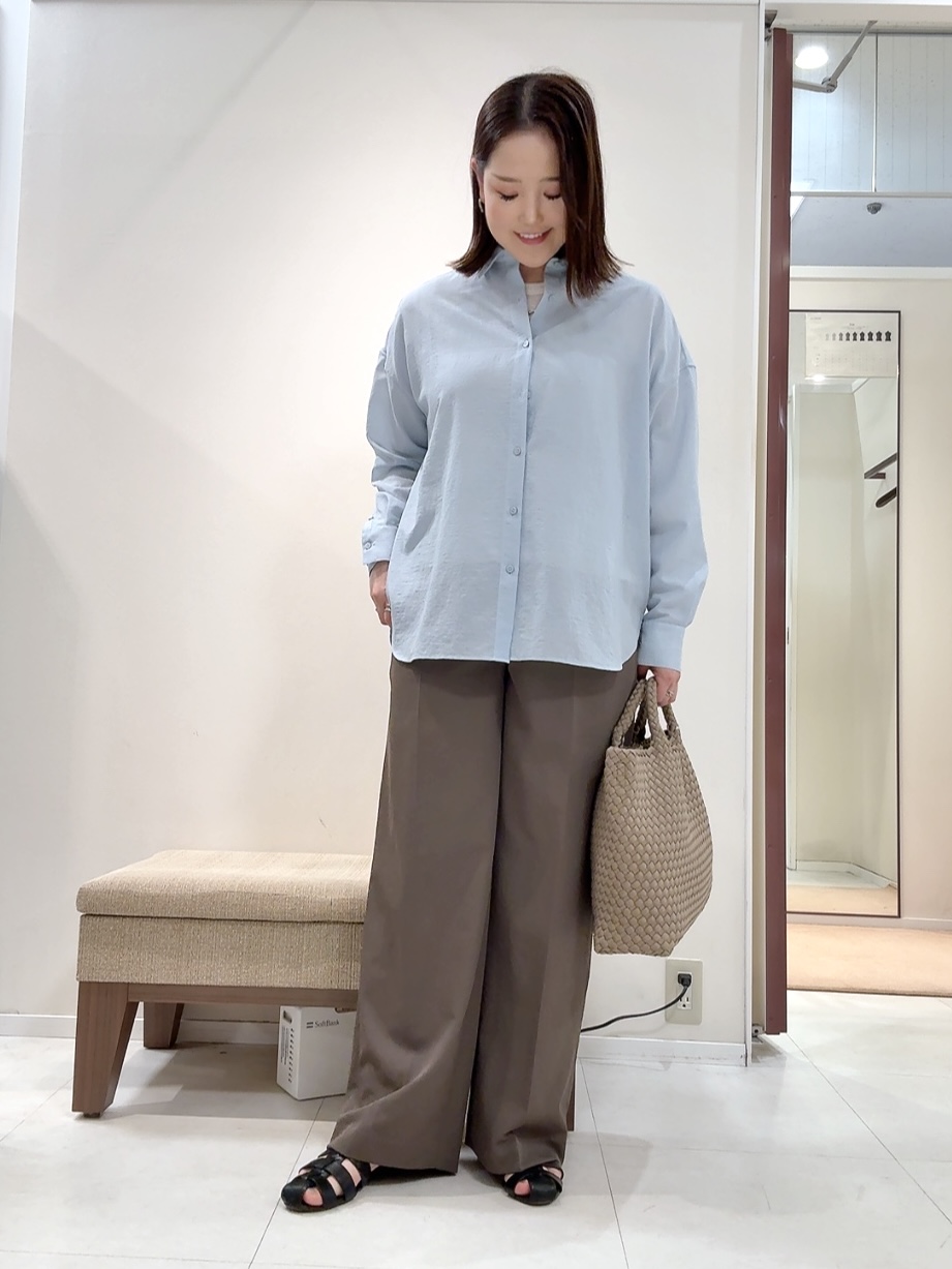 YUIさんの「UNTITLED｜【2WAY/マシンウォッシャブル】カシュクールデザインシャツ」を使ったコーディネート