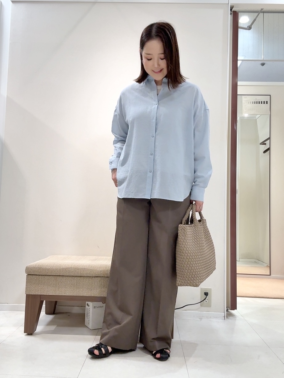 YUIさんの「UNTITLED｜【2WAY/マシンウォッシャブル】カシュクールデザインシャツ」を使ったコーディネート