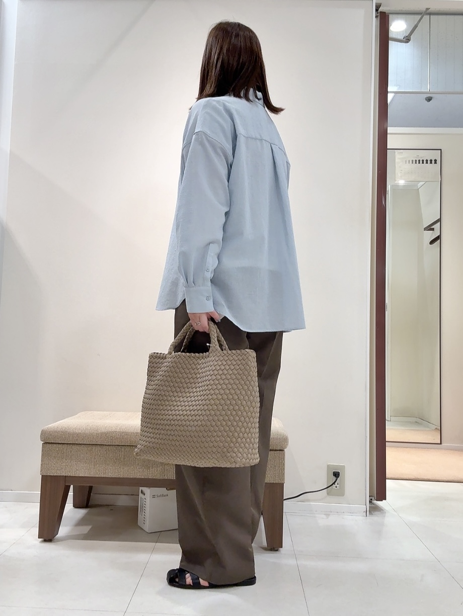YUIさんの「UNTITLED｜【2WAY/マシンウォッシャブル】カシュクールデザインシャツ」を使ったコーディネート