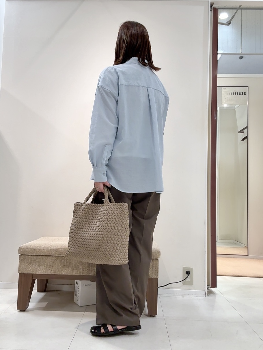 YUIさんの「UNTITLED｜【2WAY/マシンウォッシャブル】カシュクールデザインシャツ」を使ったコーディネート