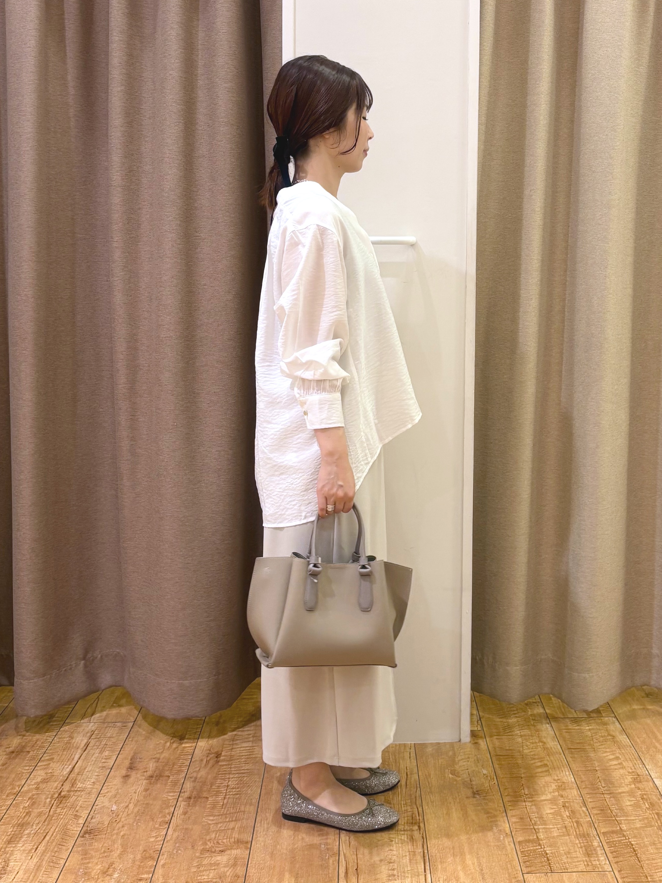 TAKIさんの「SHOO･LA･RUE｜【S-LL/体型カバー/Aライン】身体のラインを拾いにくい シアーシャツカーディガン」を使ったコーディネート