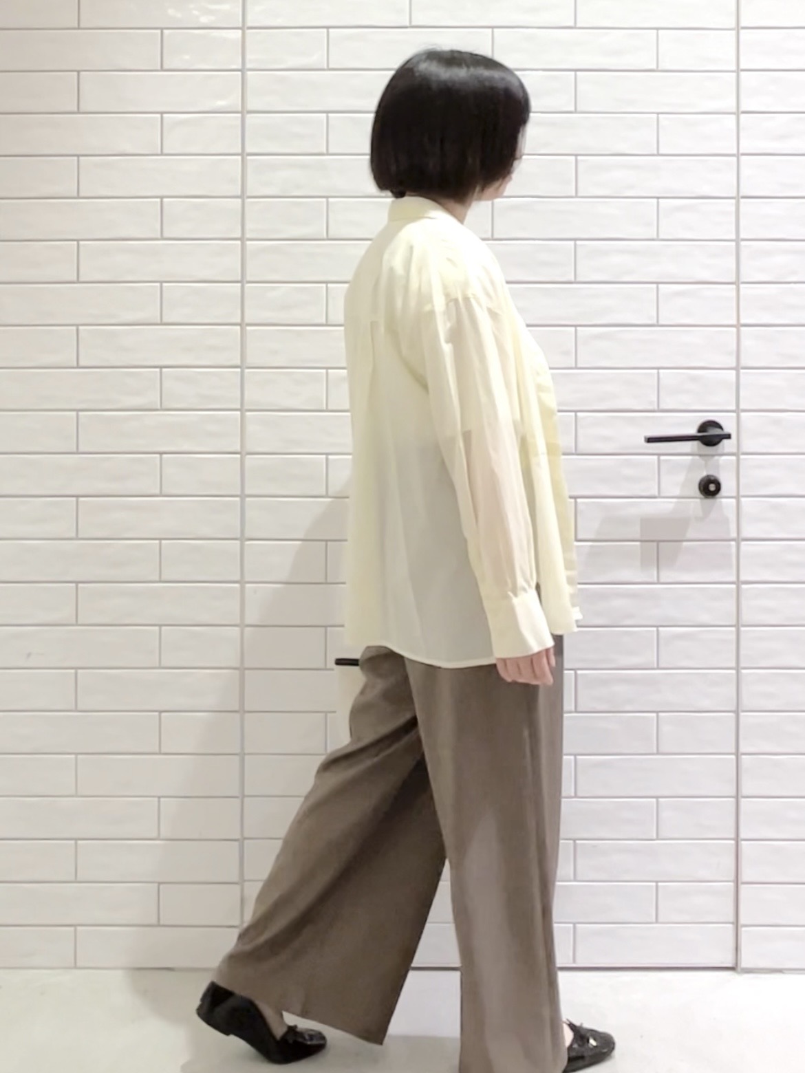 しおりさんの「OPAQUE.CLIP｜シアーローンシャツ【洗濯機OK】」を使ったコーディネート