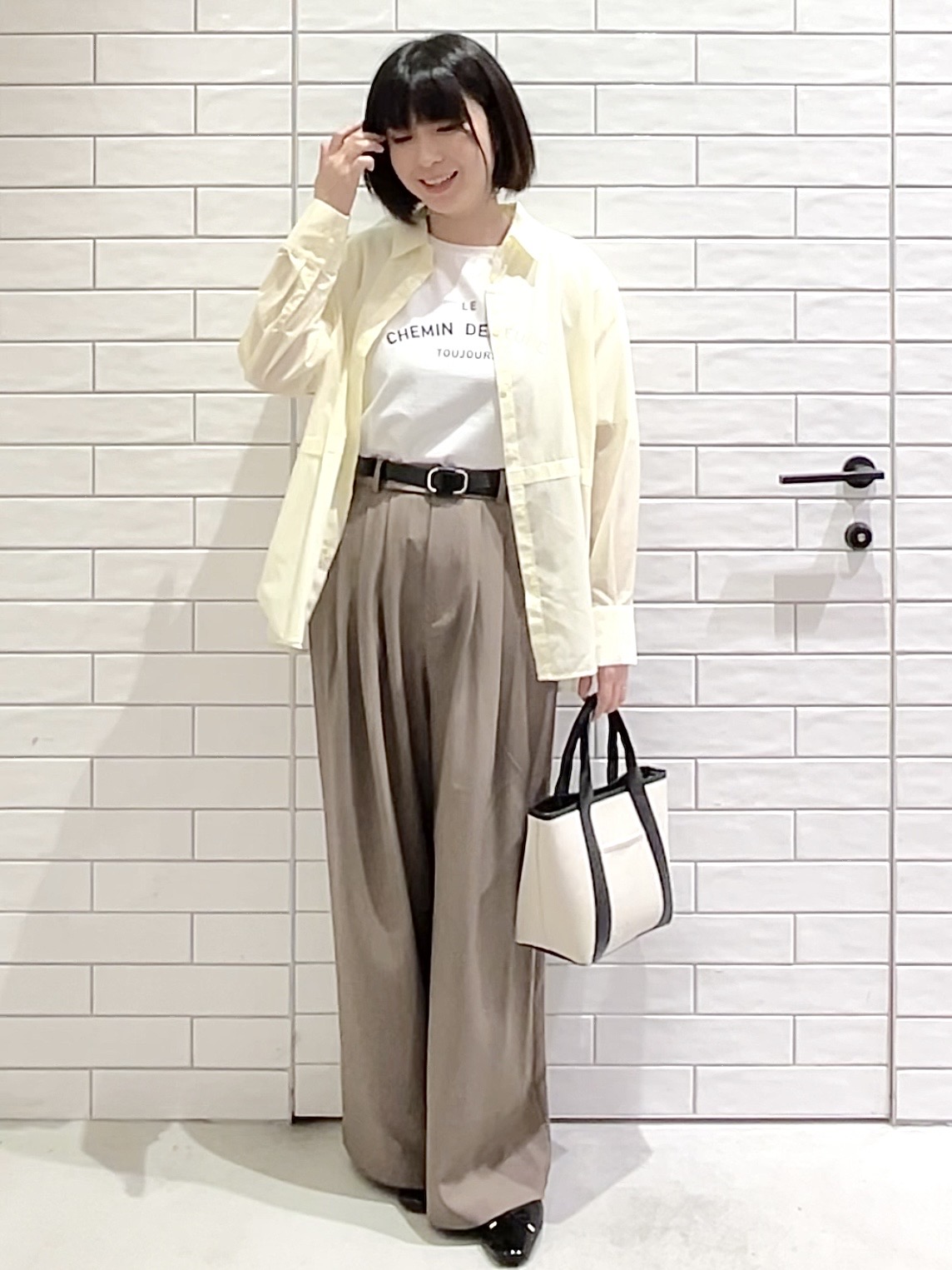 しおりさんの「OPAQUE.CLIP｜シアーローンシャツ【洗濯機OK】」を使ったコーディネート