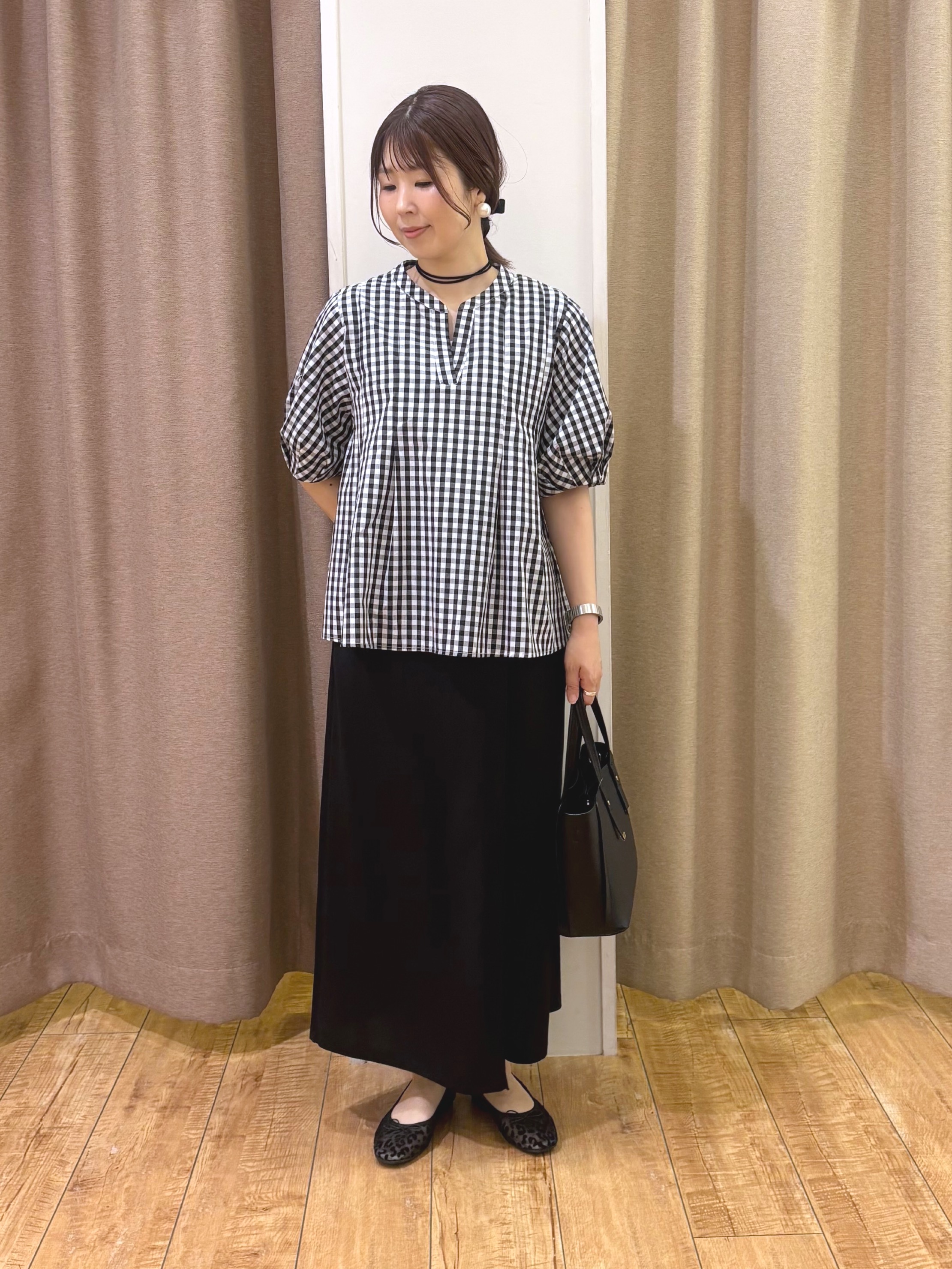 TAKIさんの「SHOO･LA･RUE｜【高レビュー/洗濯後しわになりにくい/インせず着られる】自然に体型カバー 麻調ペプラムブラウス」を使ったコーディネート