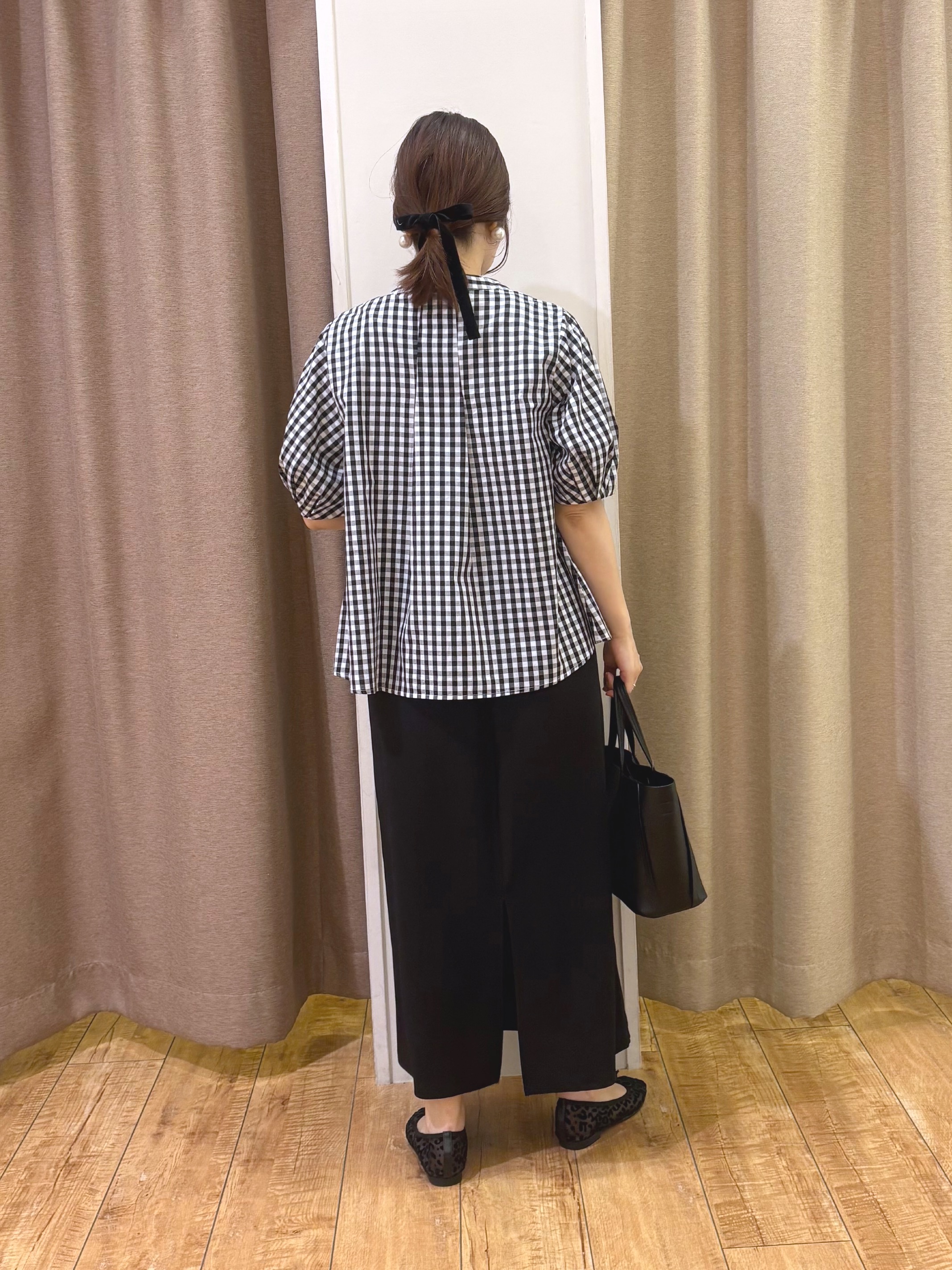 TAKIさんの「SHOO･LA･RUE｜【高レビュー/洗濯後しわになりにくい/インせず着られる】自然に体型カバー 麻調ペプラムブラウス」を使ったコーディネート