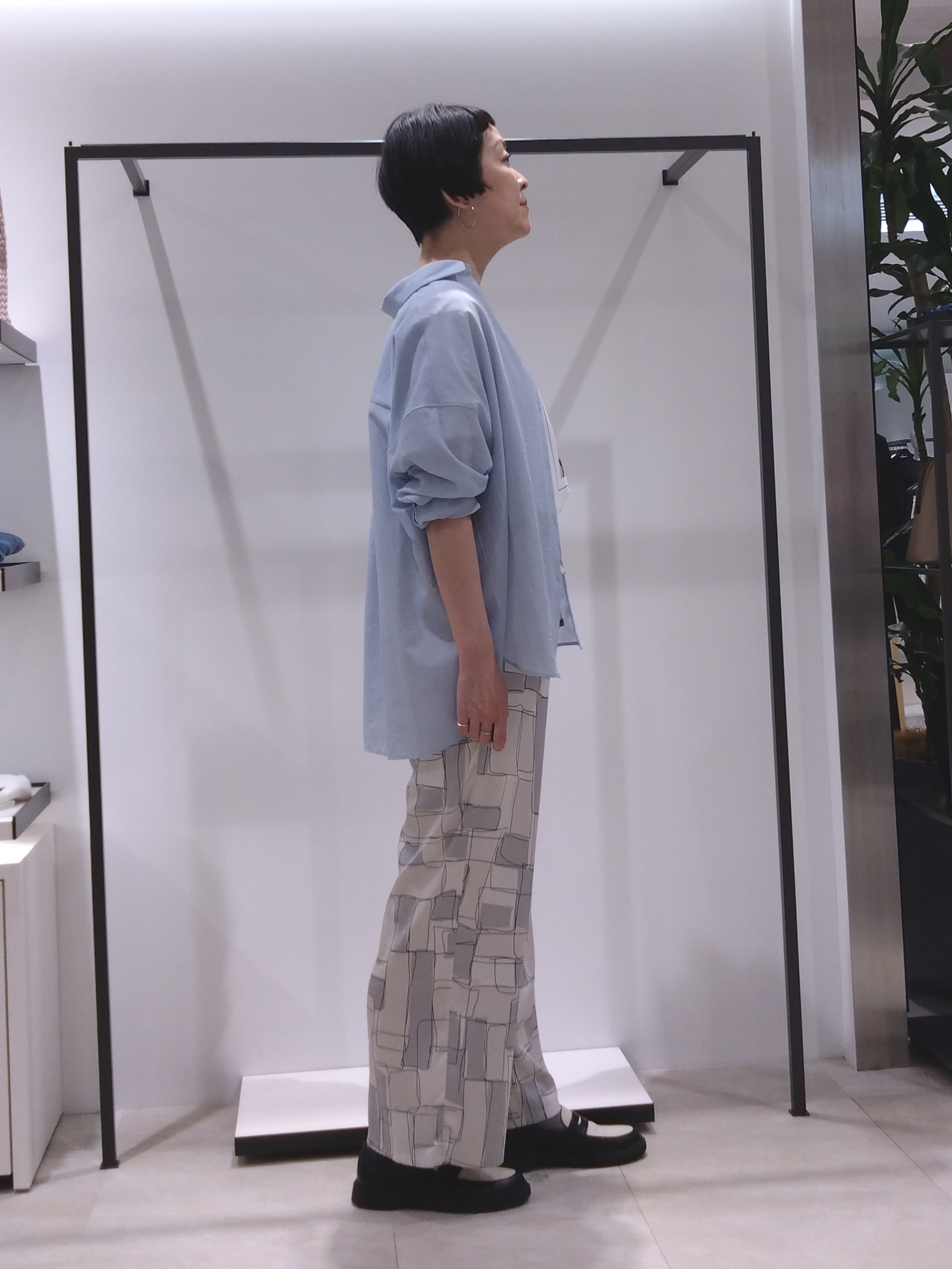 まちこさんの「UNTITLED｜【2WAY/マシンウォッシャブル】カシュクールデザインシャツ」を使ったコーディネート