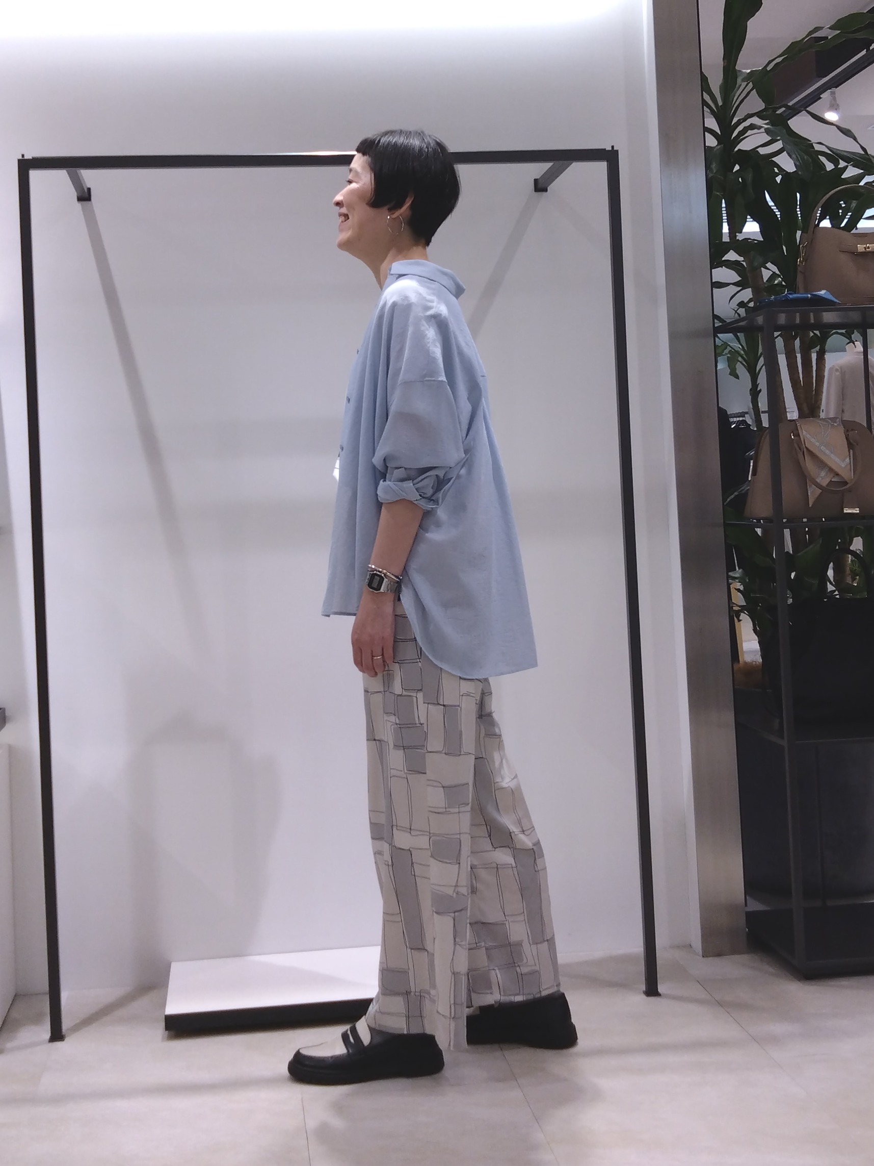 まちこさんの「UNTITLED｜【2WAY/マシンウォッシャブル】カシュクールデザインシャツ」を使ったコーディネート