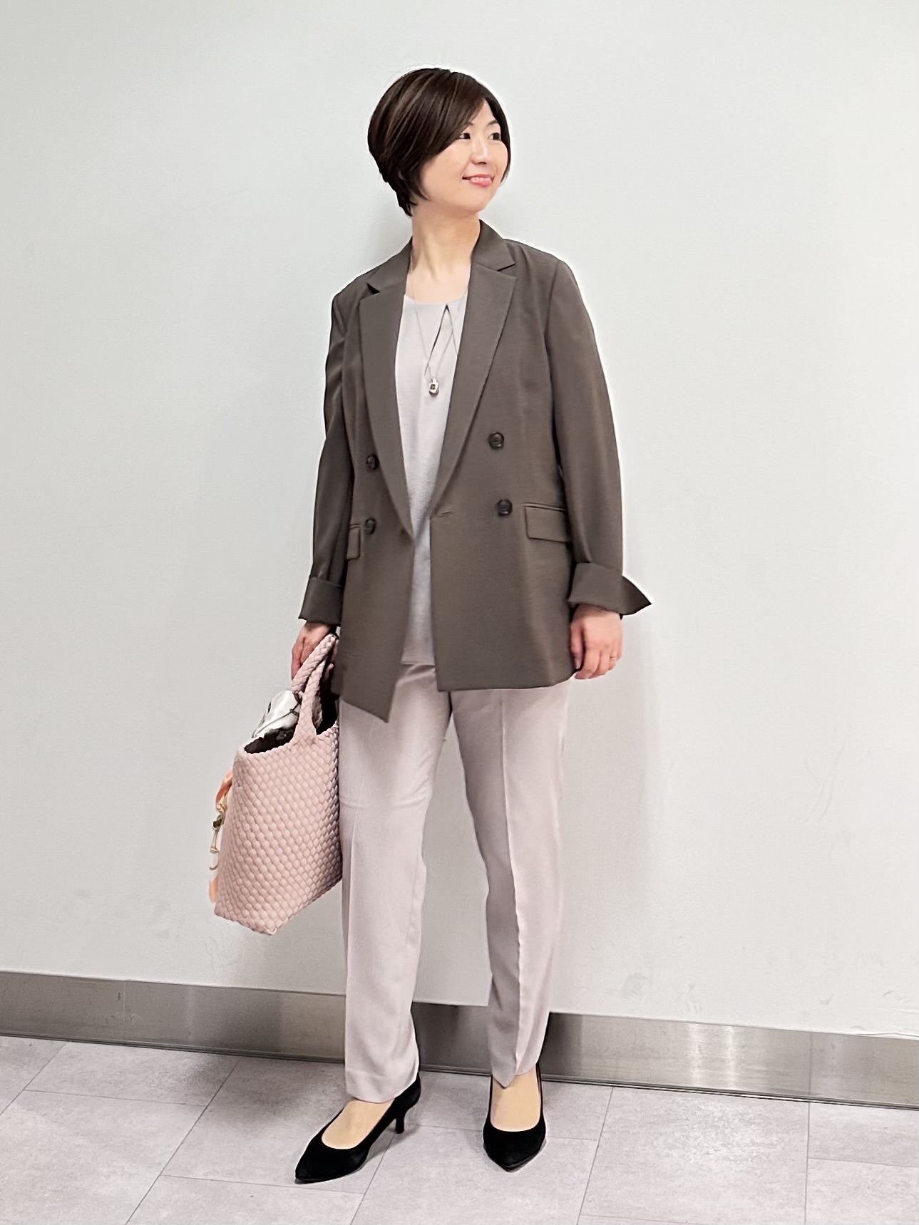 みなこさんの「UNTITLED｜【前後2WAY/はっ水/セットアップ可】リラクシーフレンチスリーブブラウス」を使ったコーディネート