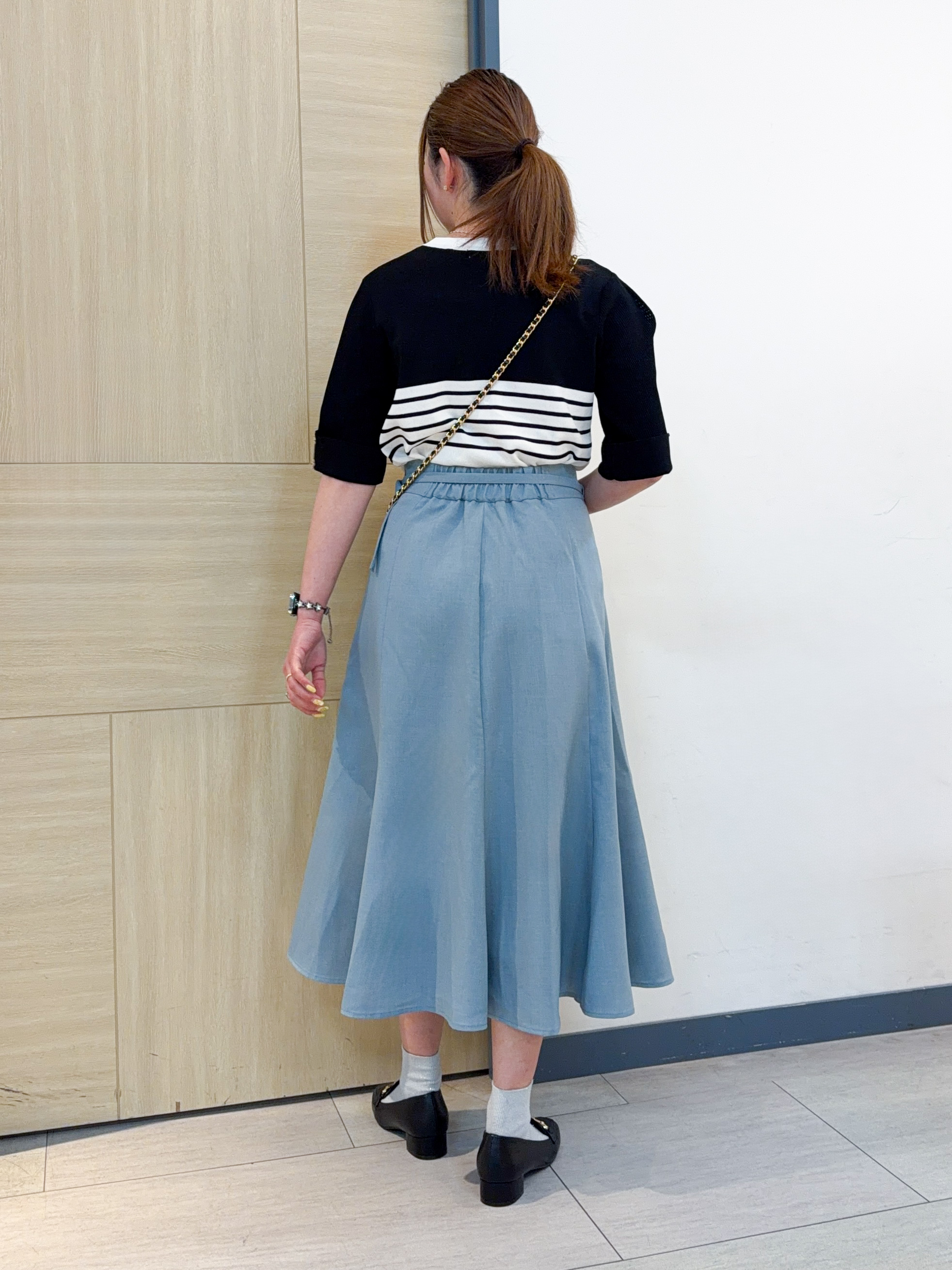 nanaさんの「grove｜【シリーズ累計36万枚/名品ニット】やわらかドライタッチ 袖メッシュ編みニット」を使ったコーディネート