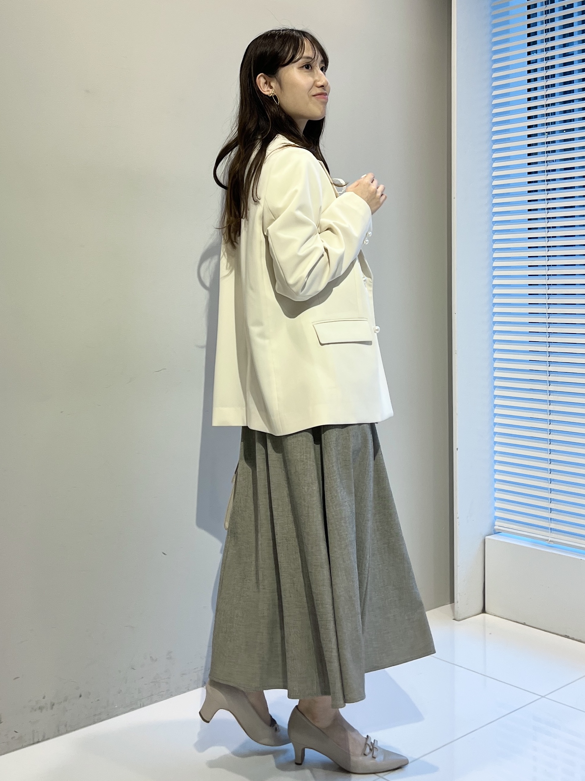 はばさんの「Couture brooch｜【洗える・通勤】パール調ボタン テーラードジャケット」を使ったコーディネート