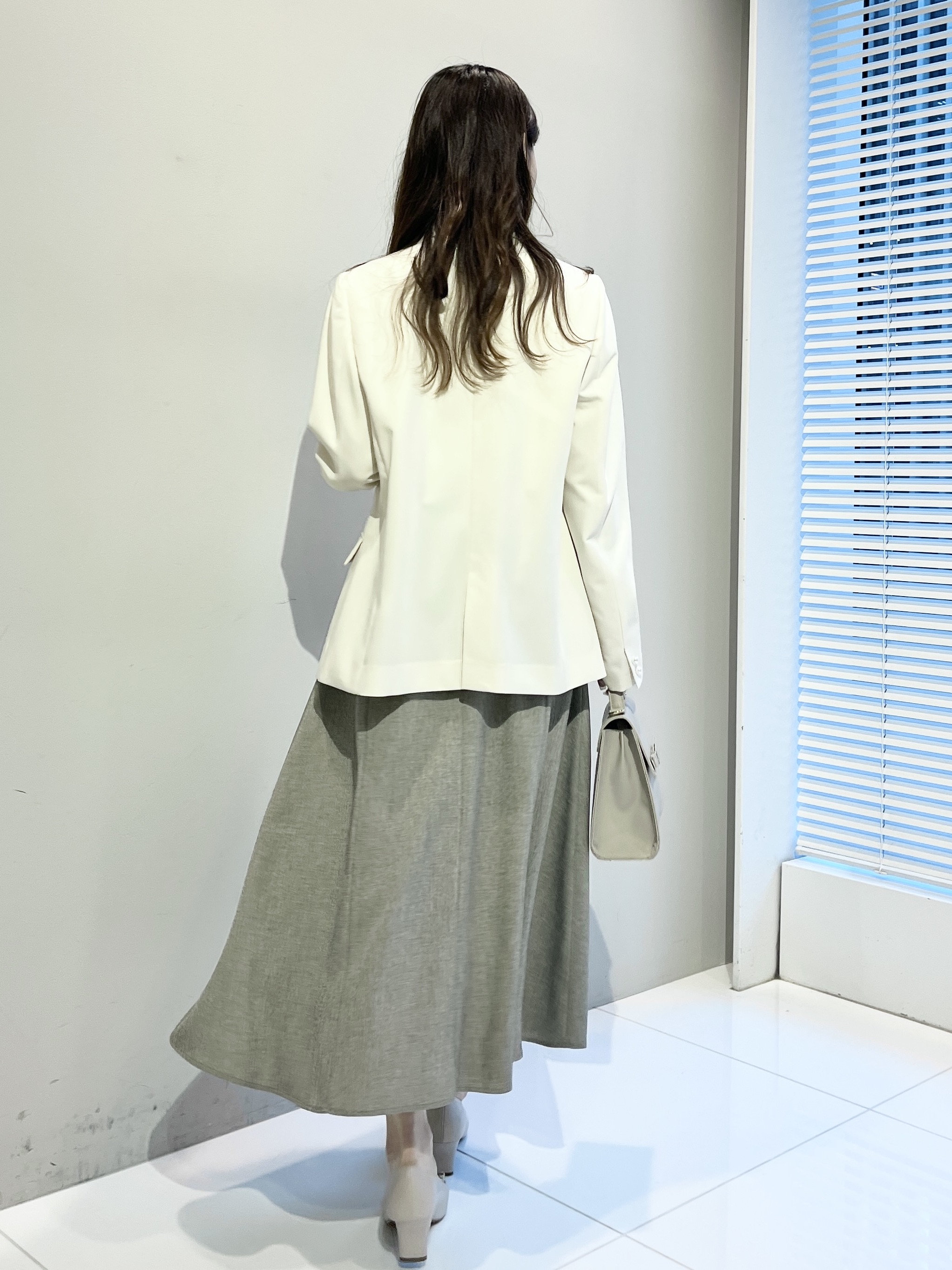 はばさんの「Couture brooch｜【洗える・通勤】パール調ボタン テーラードジャケット」を使ったコーディネート