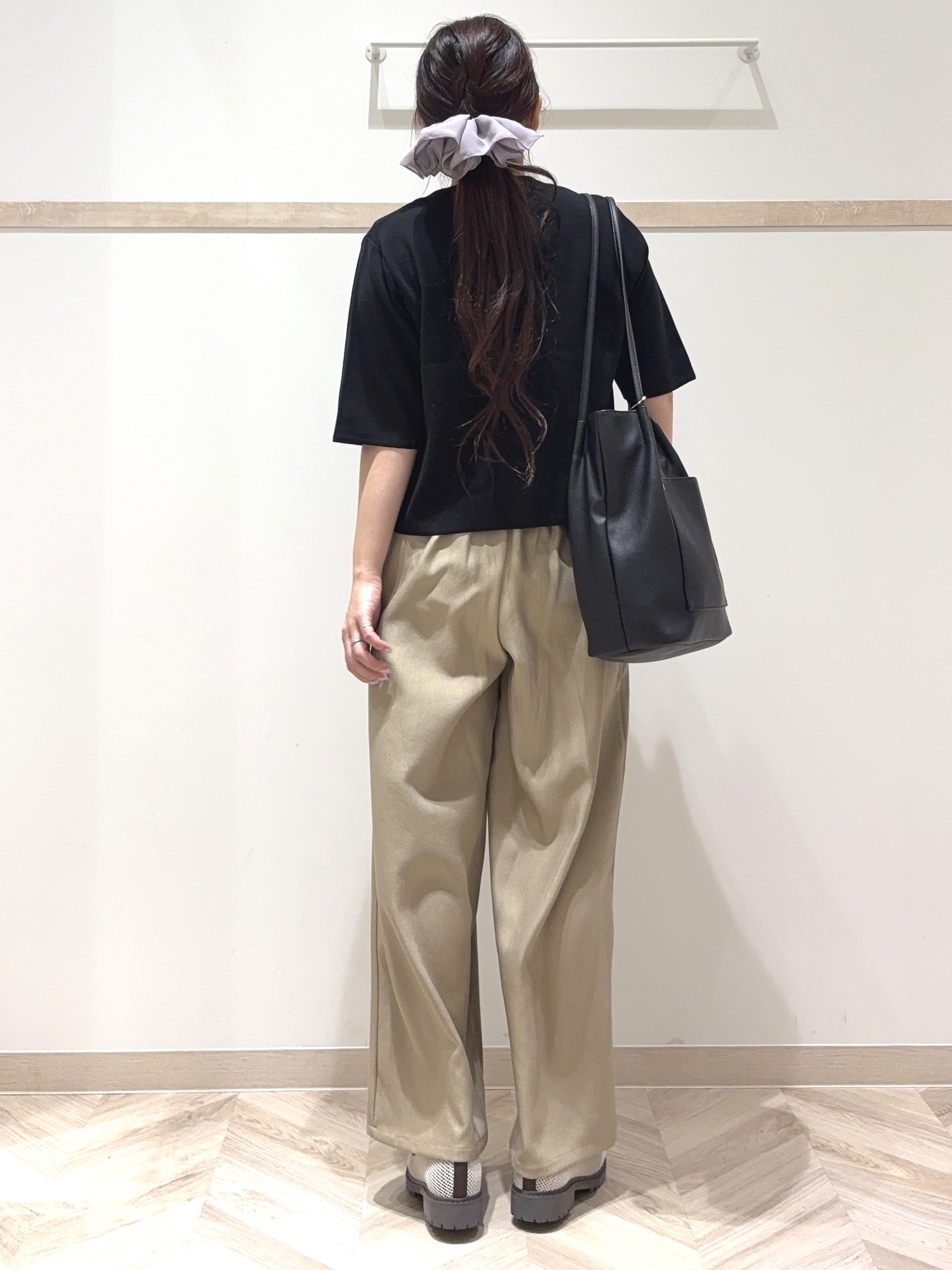 nanaさんの「SHOO･LA･RUE｜【S-LL/洗濯機可】金ボタン5分袖カーディガン」を使ったコーディネート