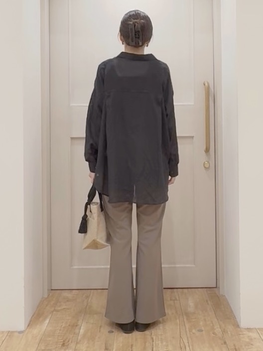 tamuさんの「SHOO･LA･RUE｜【体型カバー】ふんわり質感 やわらかこなれシアーシャツ」を使ったコーディネート