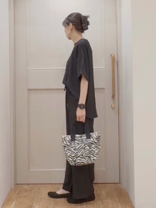 tamuさんの「SHOO･LA･RUE｜【ひんやり/UV/S-LL/セットアップ可】やみつきになる肌触り さらさらぷるんトップス」を使ったコーディネート