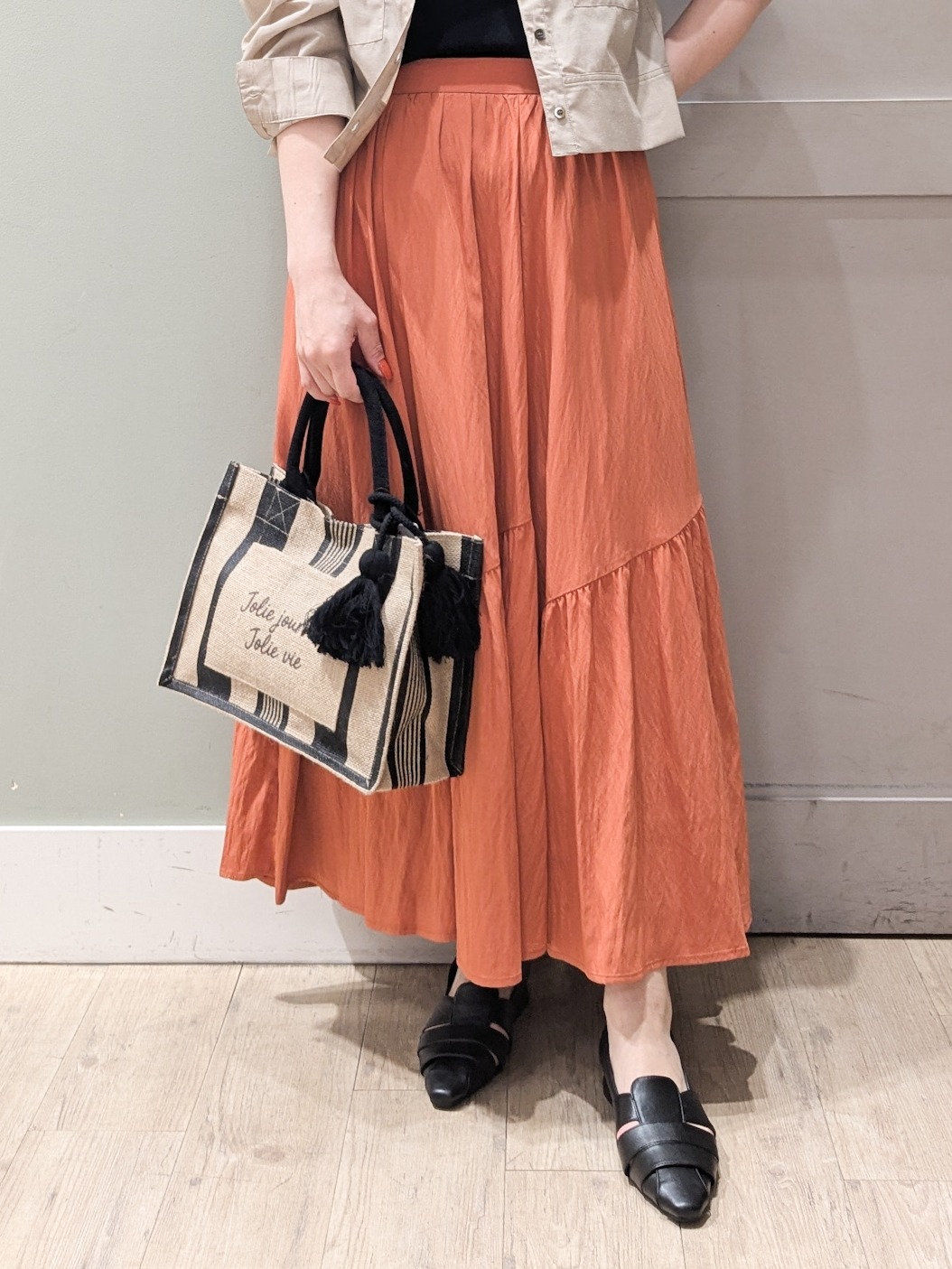 kuwawaさんの「grove｜【貴島明日香さん着用／イージーケア／接触冷感】麻混クロップドシャツ」を使ったコーディネート