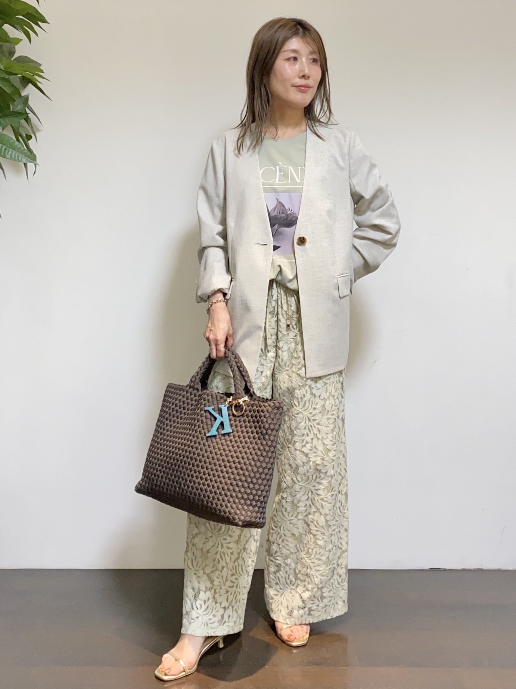 tomoさんの「UNTITLED｜【さらりと快適/セットアップ可/UV/接触冷感】スラブカラーレスジャケット」を使ったコーディネート